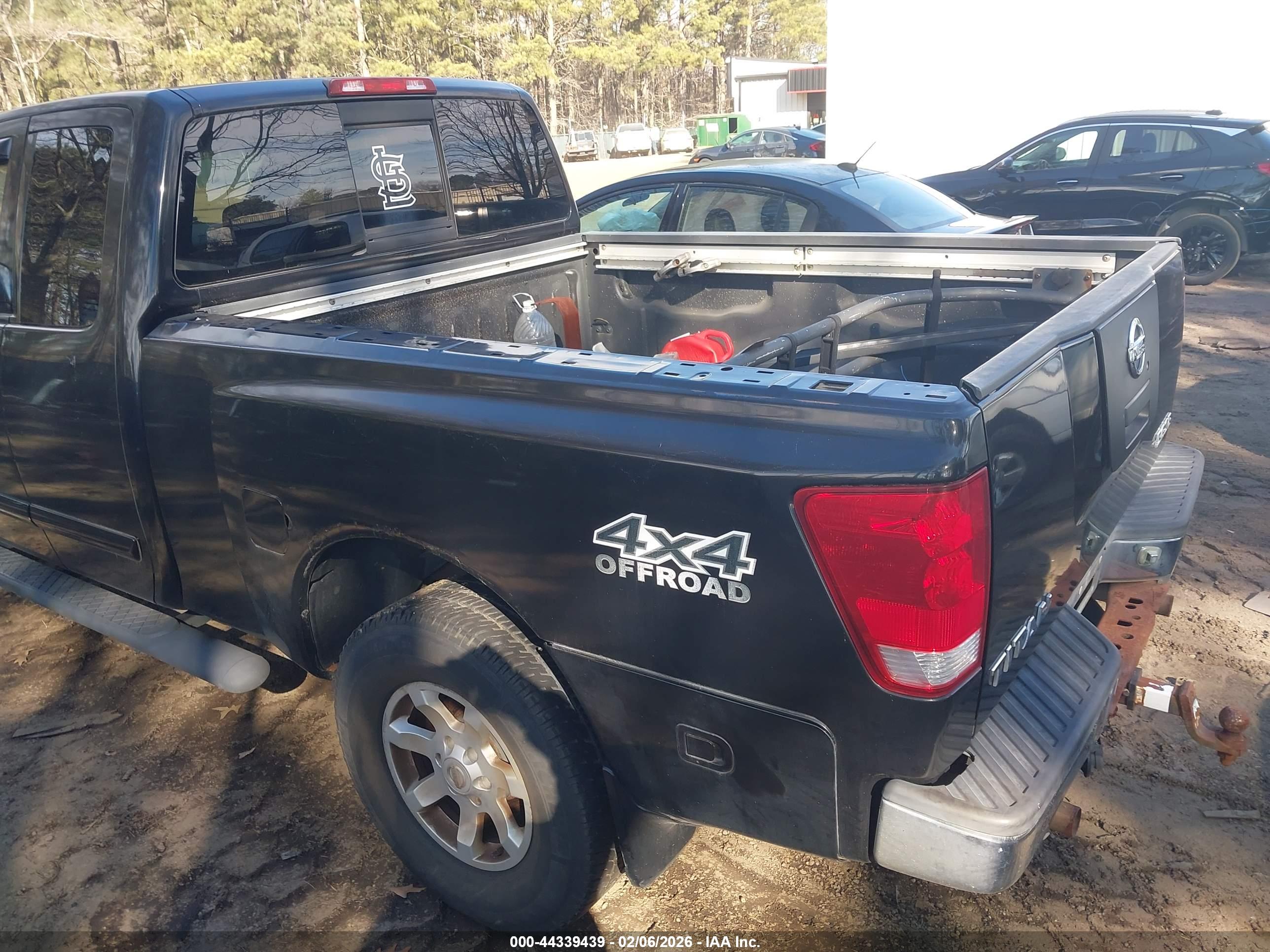 NISSAN TITAN image 6