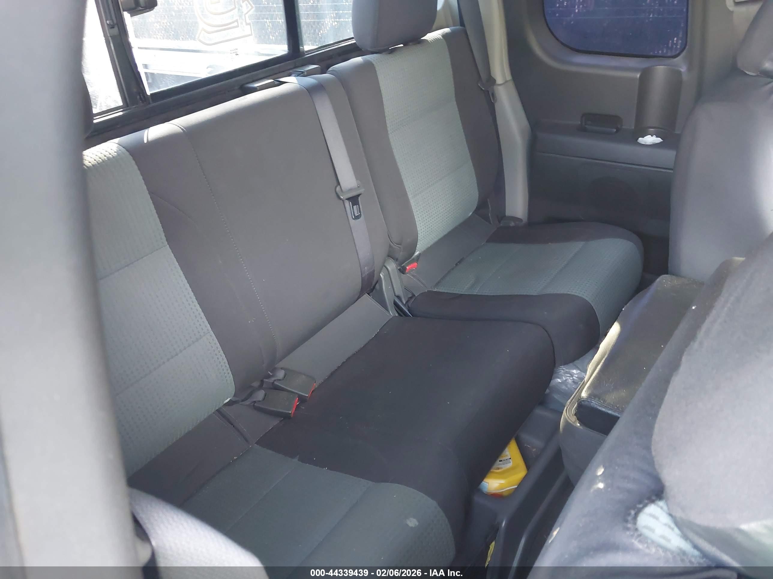 NISSAN TITAN image 8