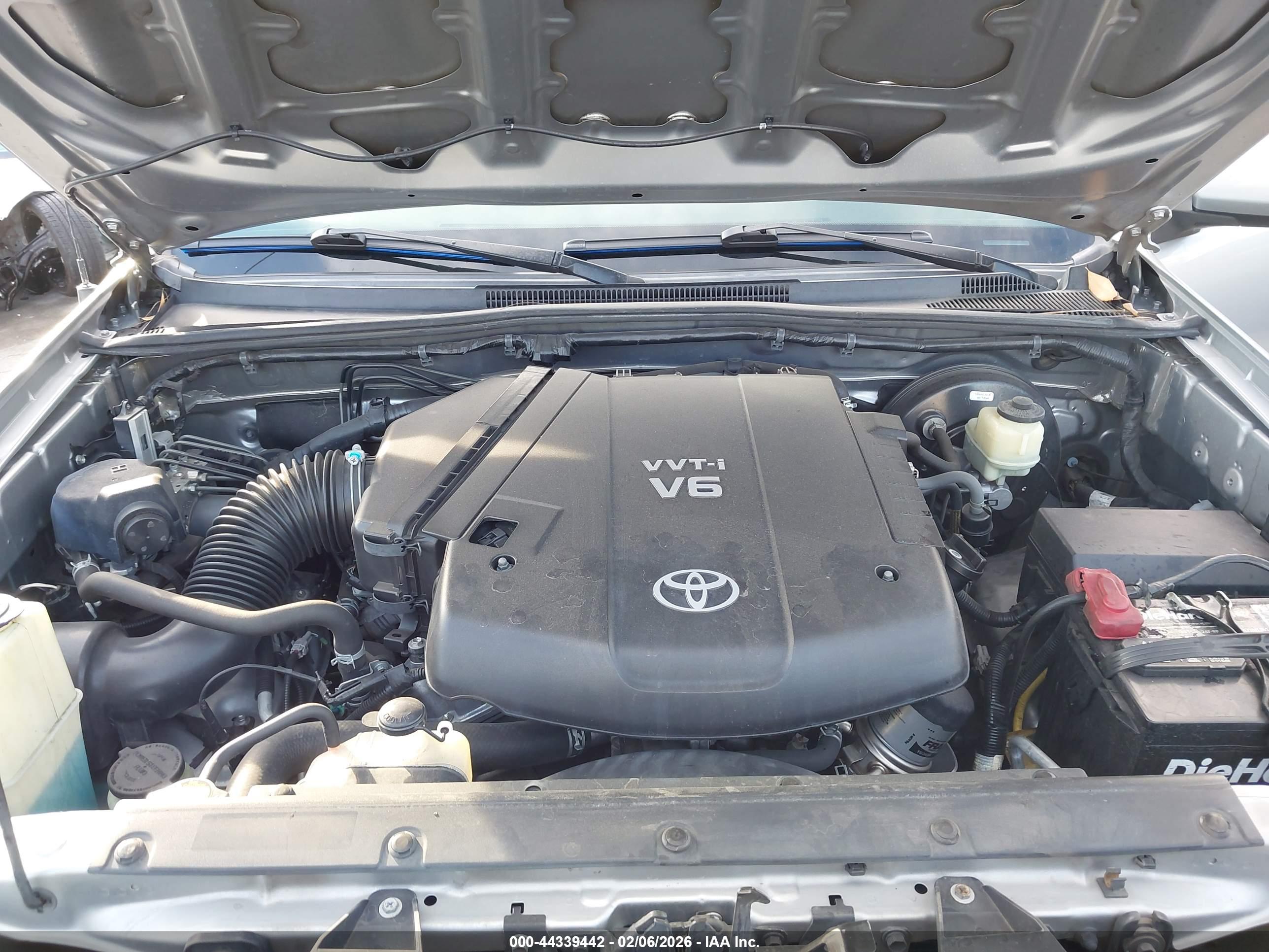 TOYOTA TACOMA image 10