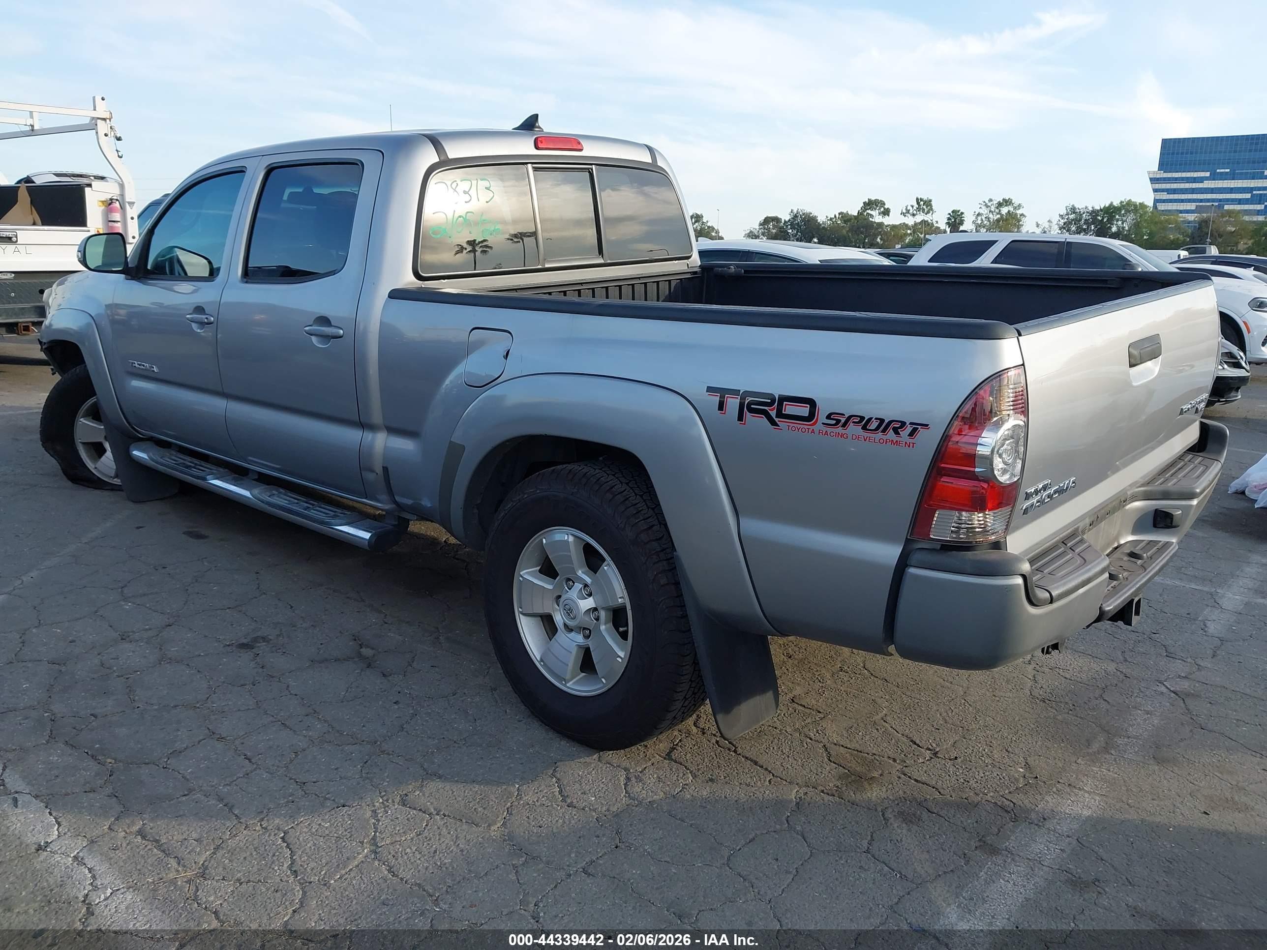 TOYOTA TACOMA image 3