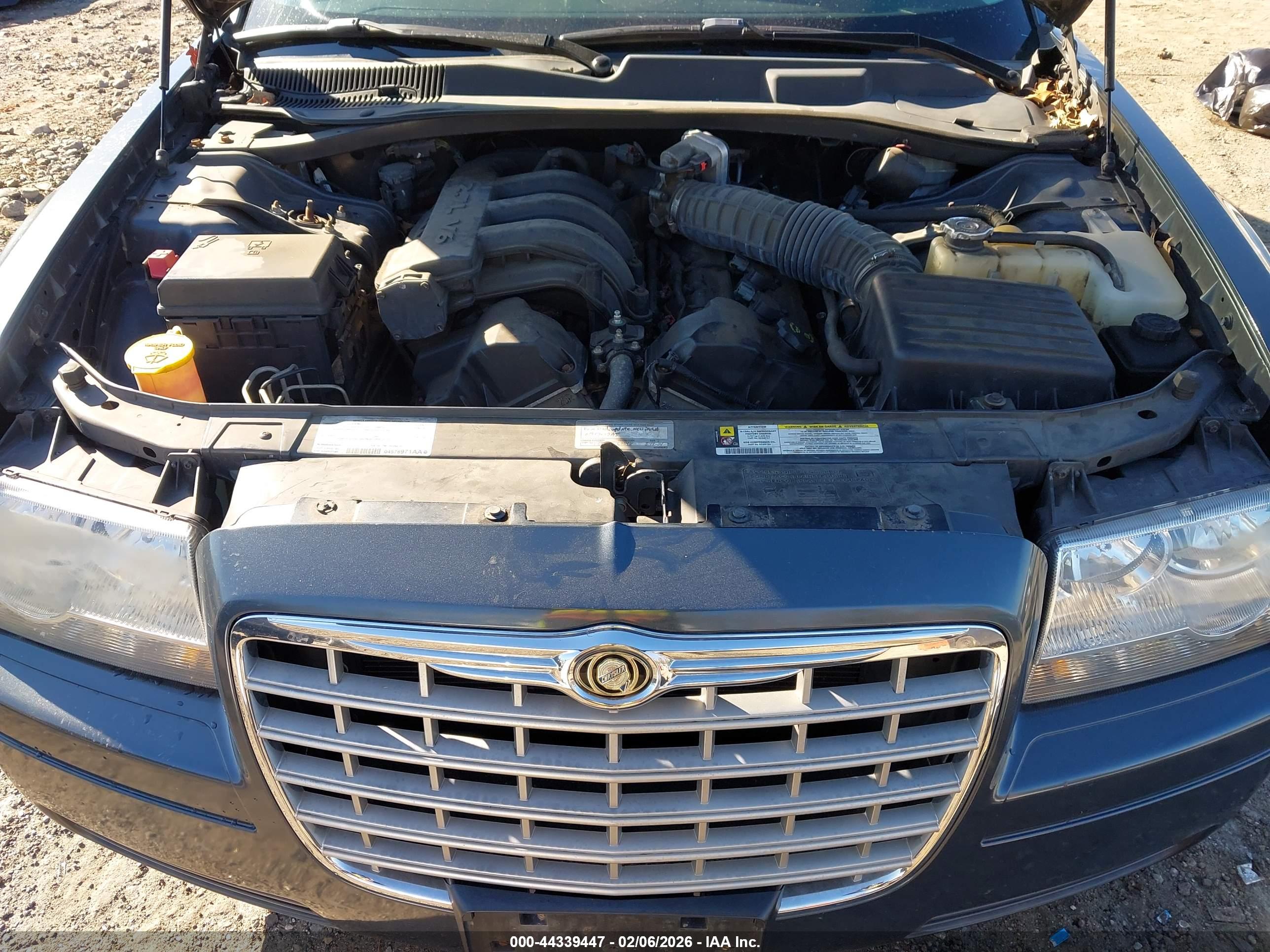 CHRYSLER 300 image 10