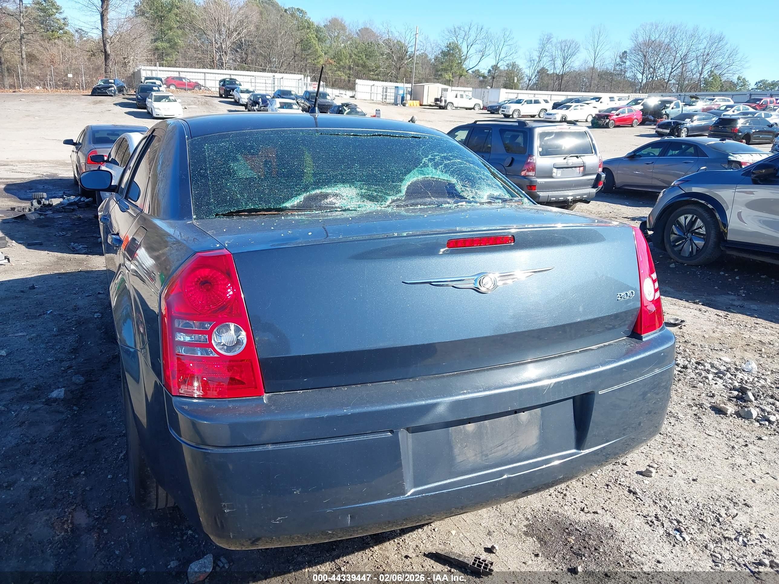 CHRYSLER 300 image 6