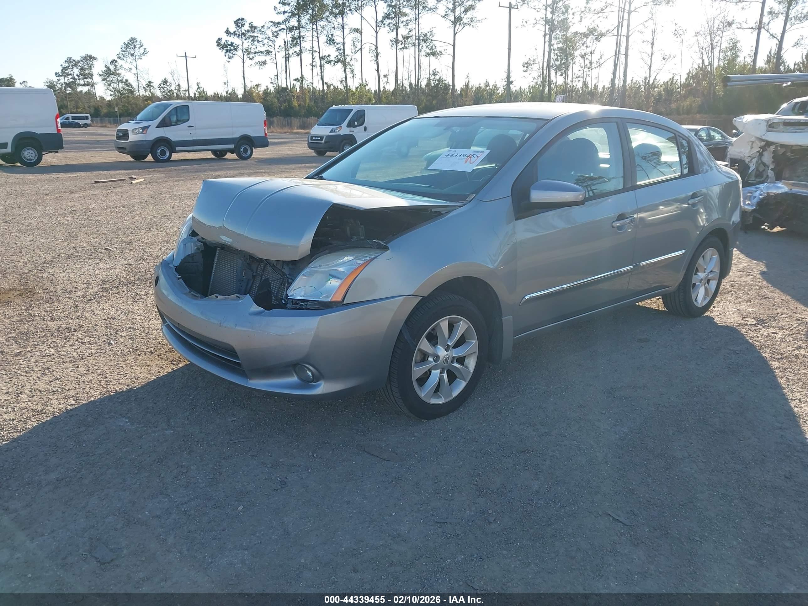 NISSAN SENTRA image 2