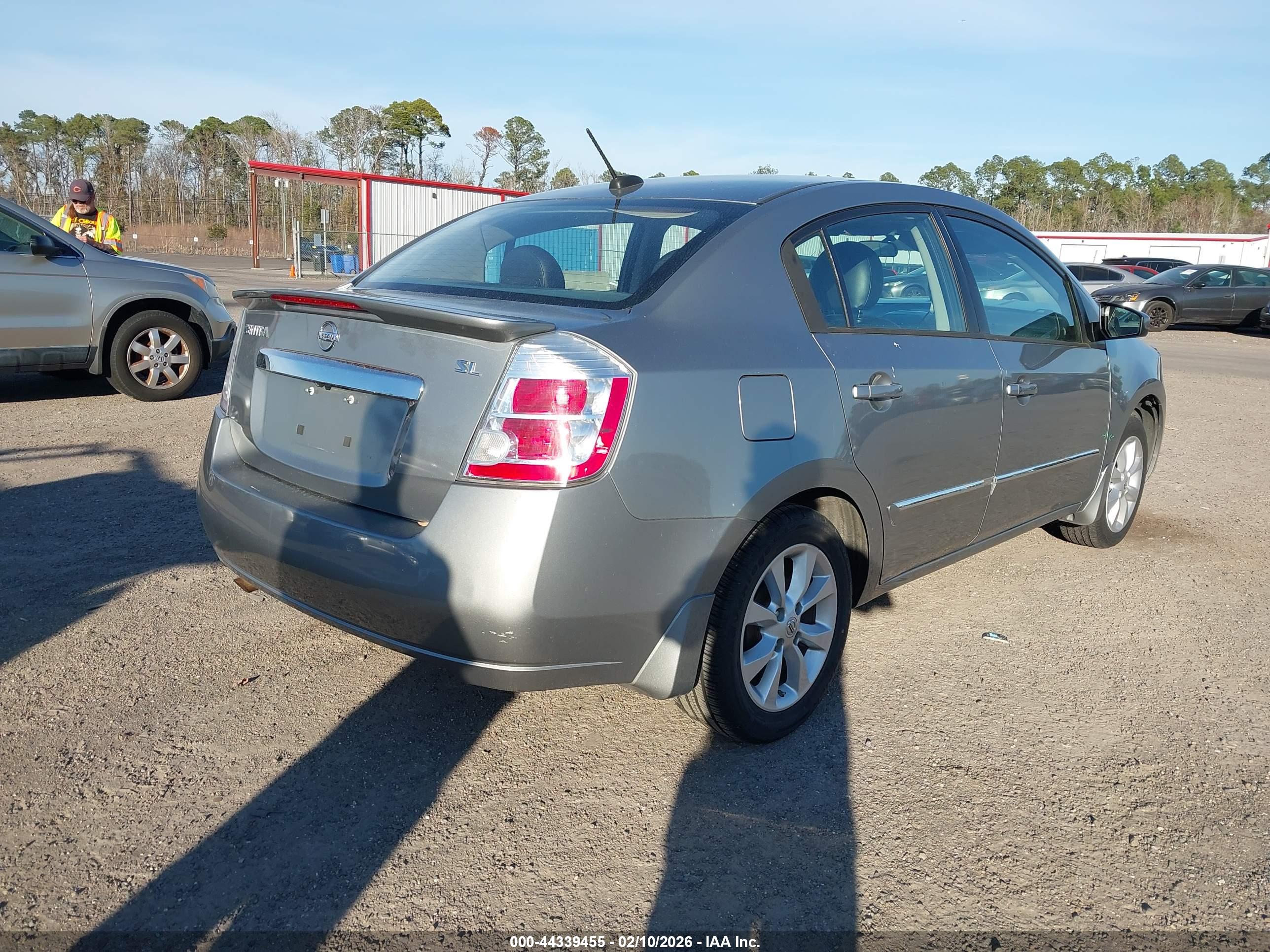 NISSAN SENTRA image 4