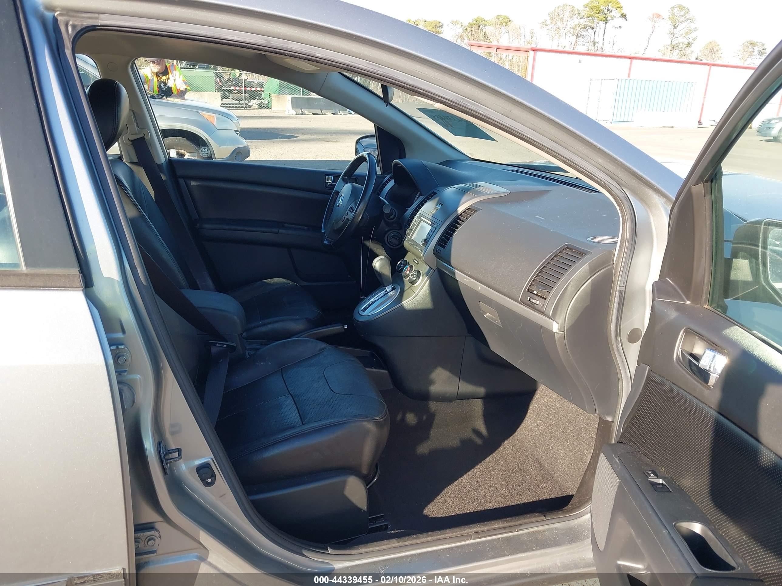 NISSAN SENTRA image 5