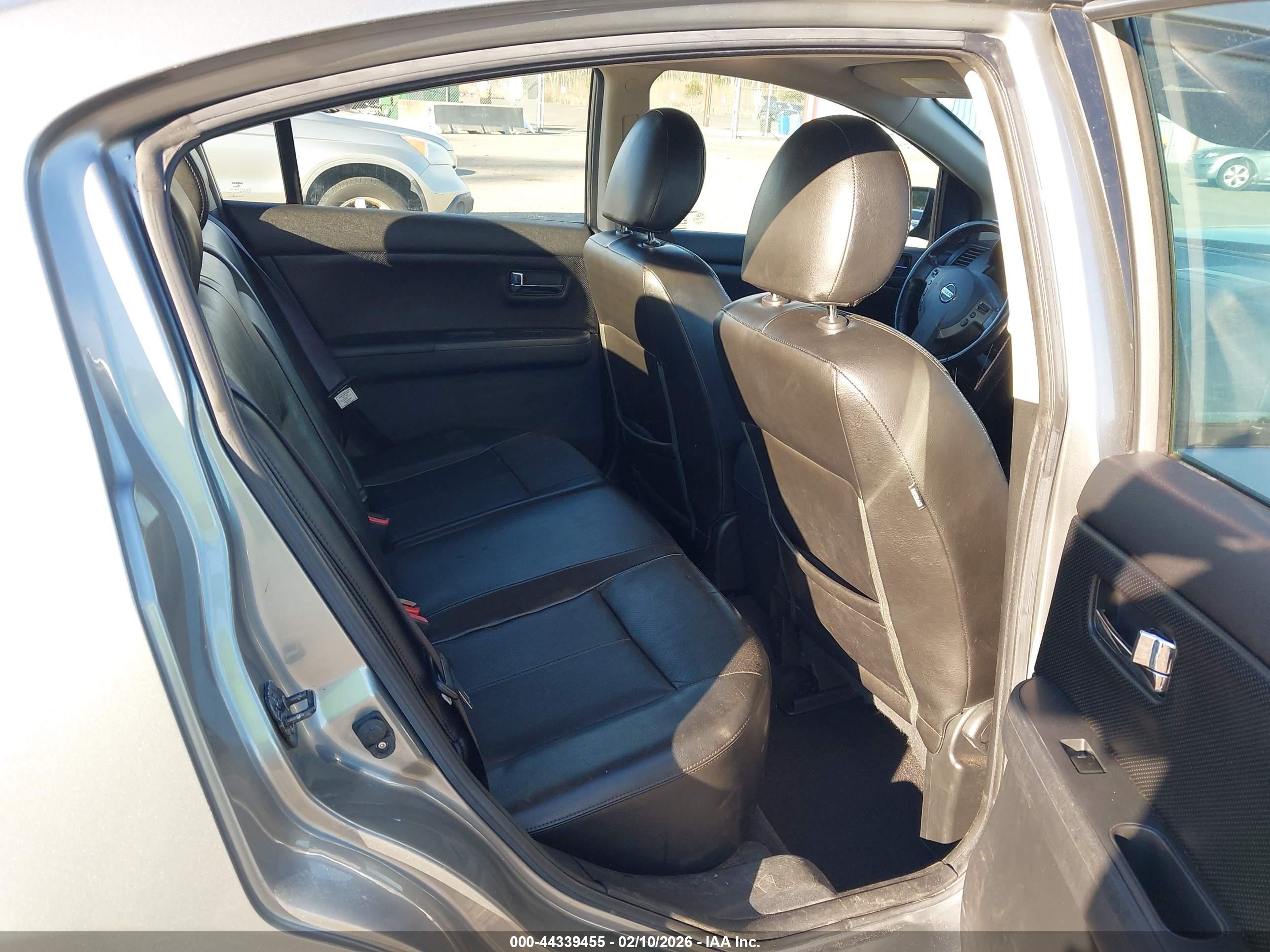 NISSAN SENTRA image 8