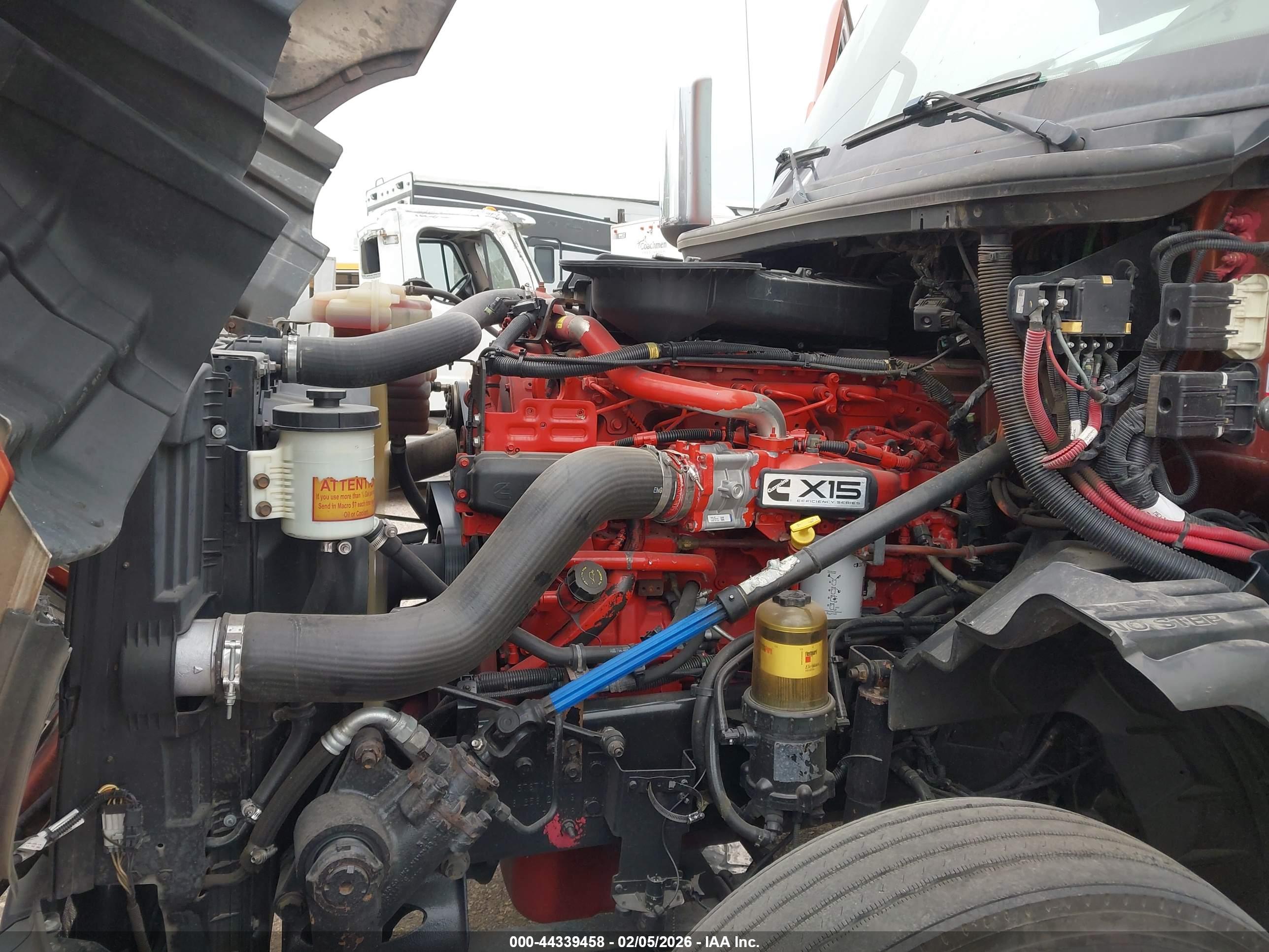 INTERNATIONAL LT image 10