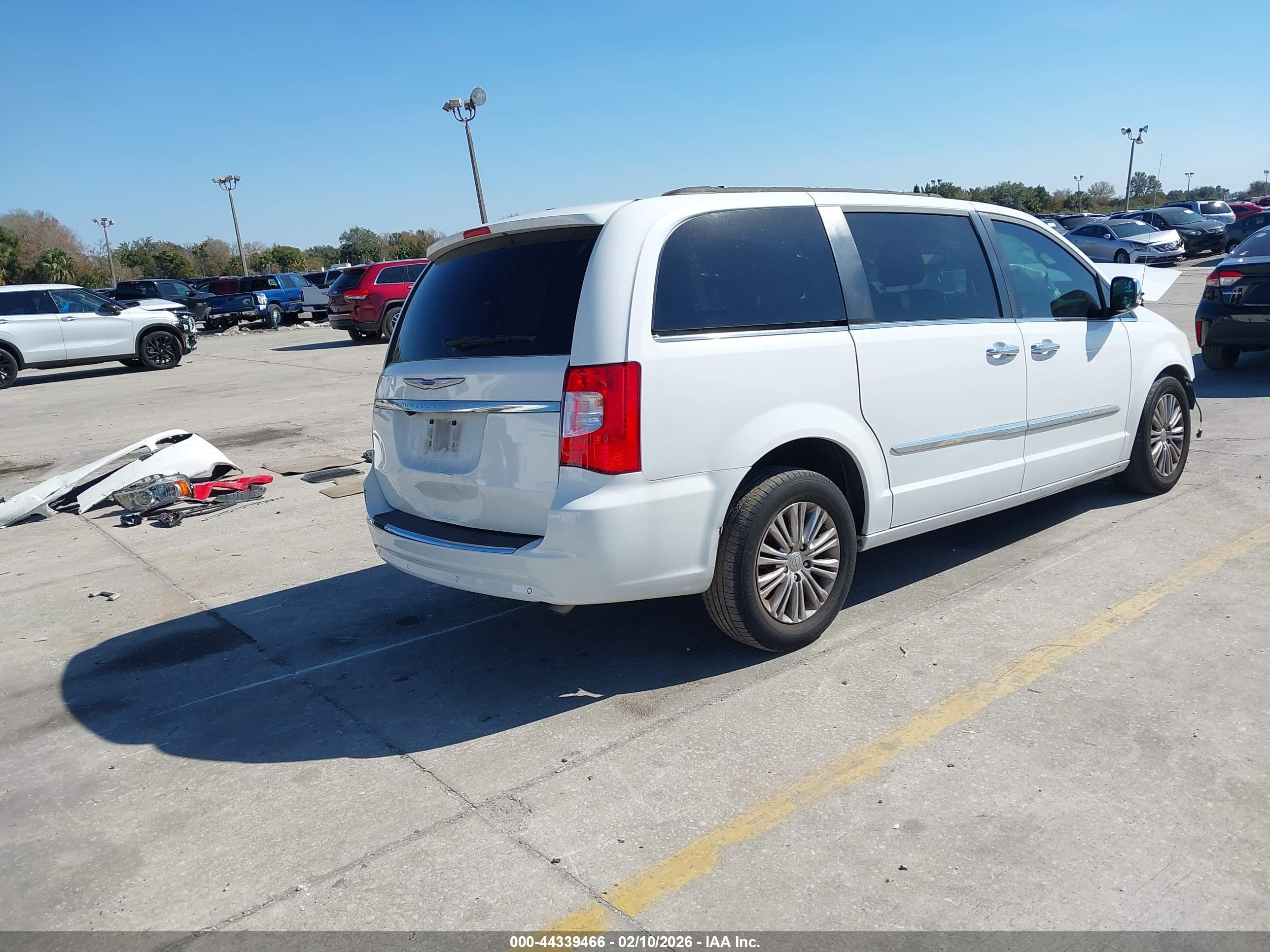 CHRYSLER TOWN image 4