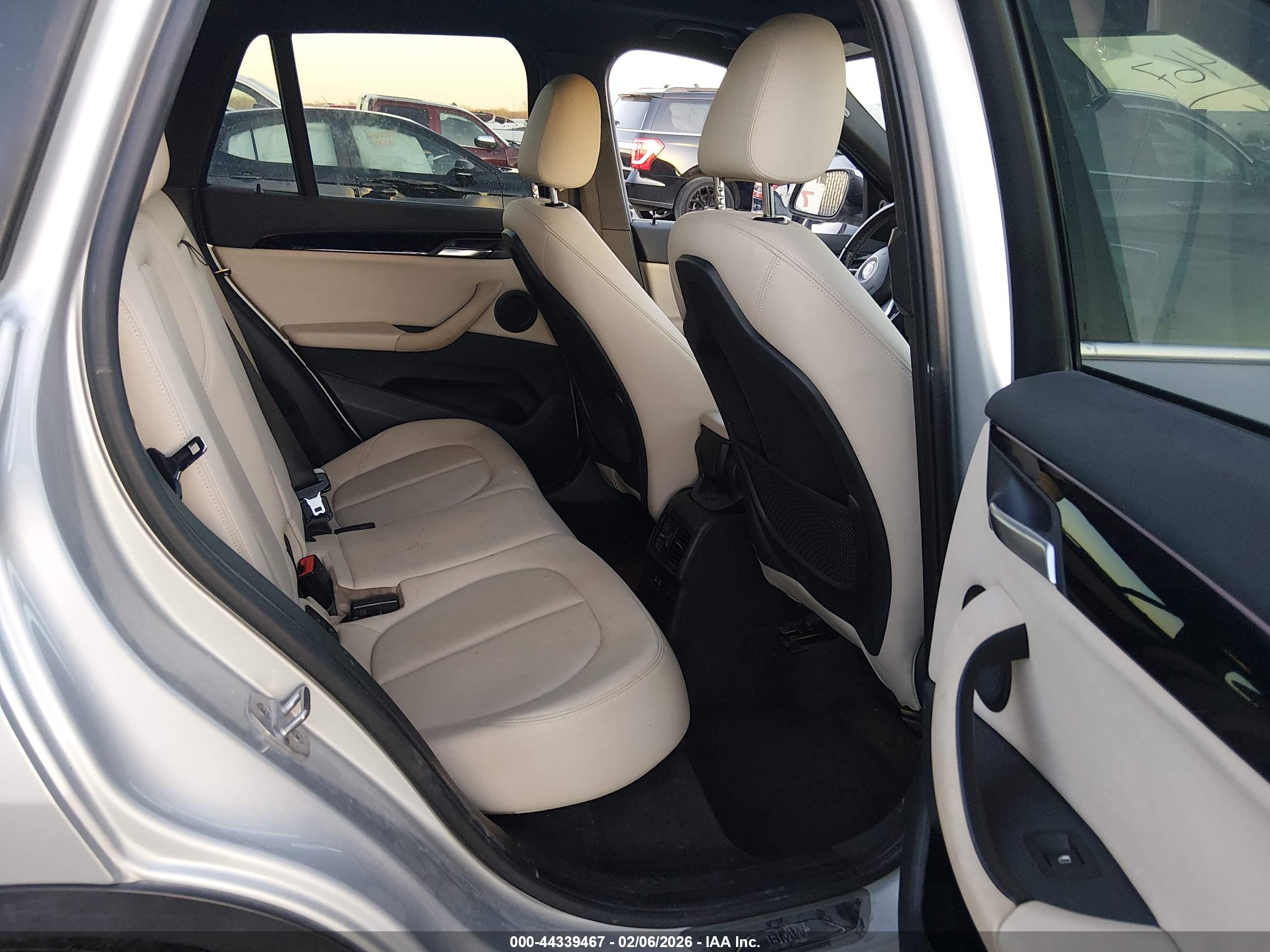 BMW X1 image 8