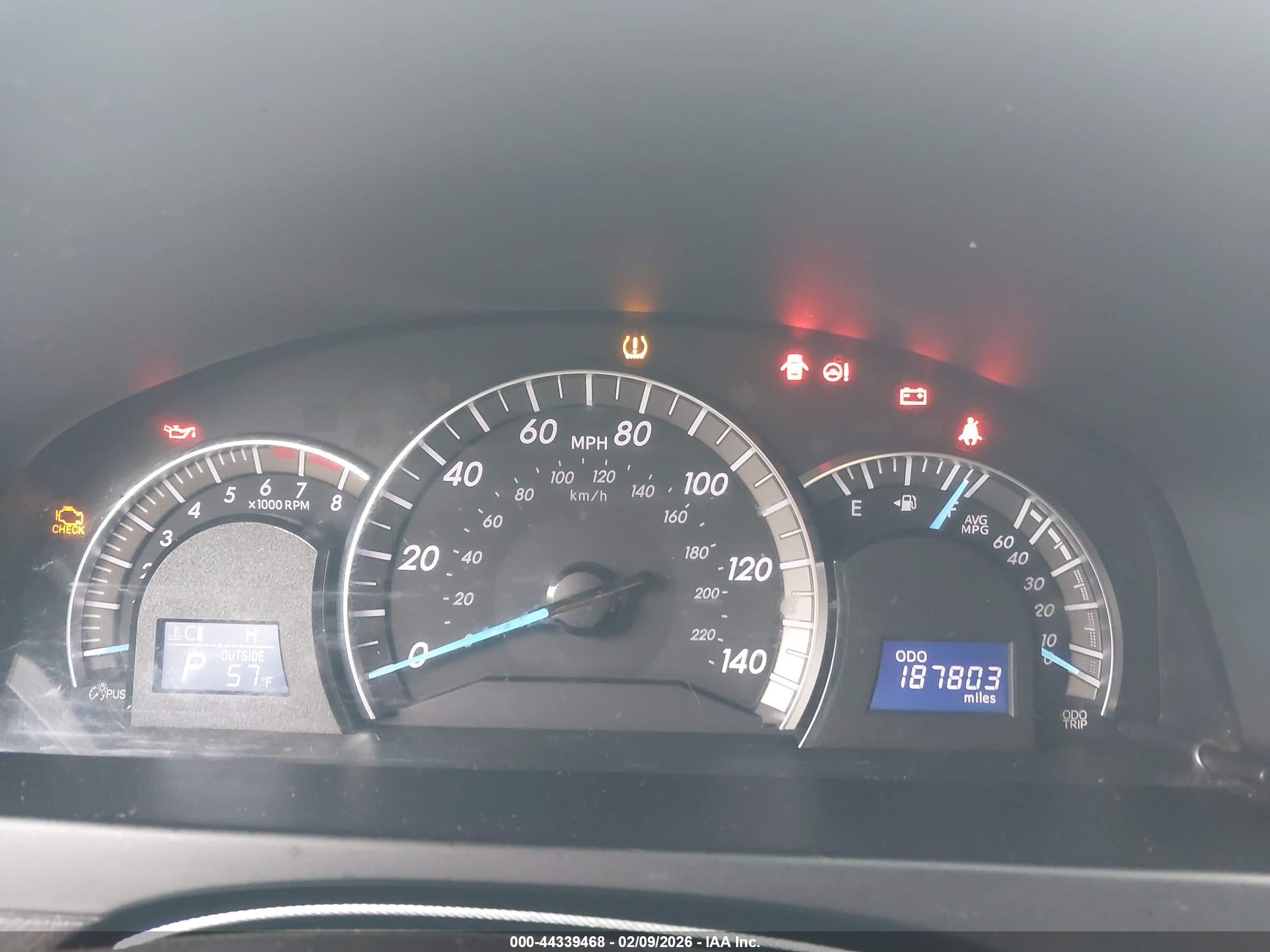 TOYOTA CAMRY image 7