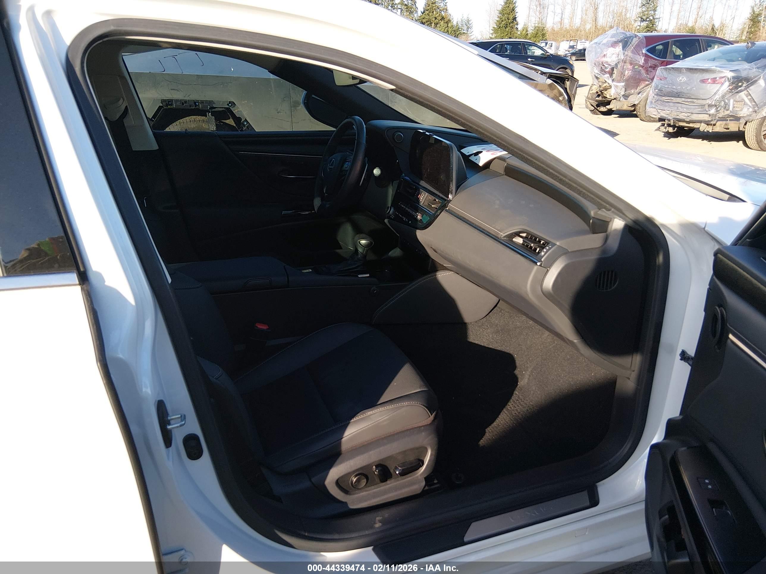 LEXUS ES image 5