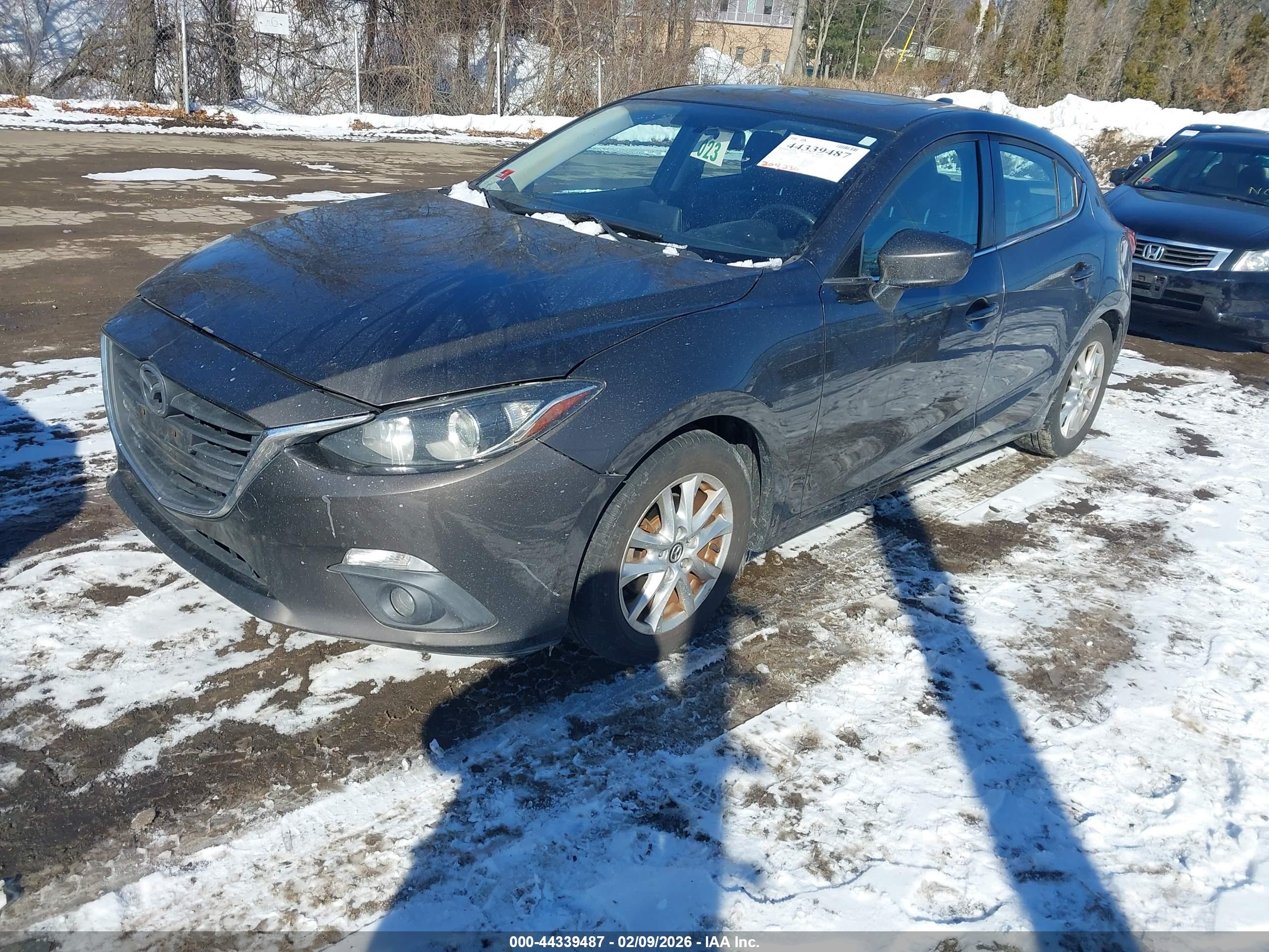 MAZDA MAZDA3 image 2