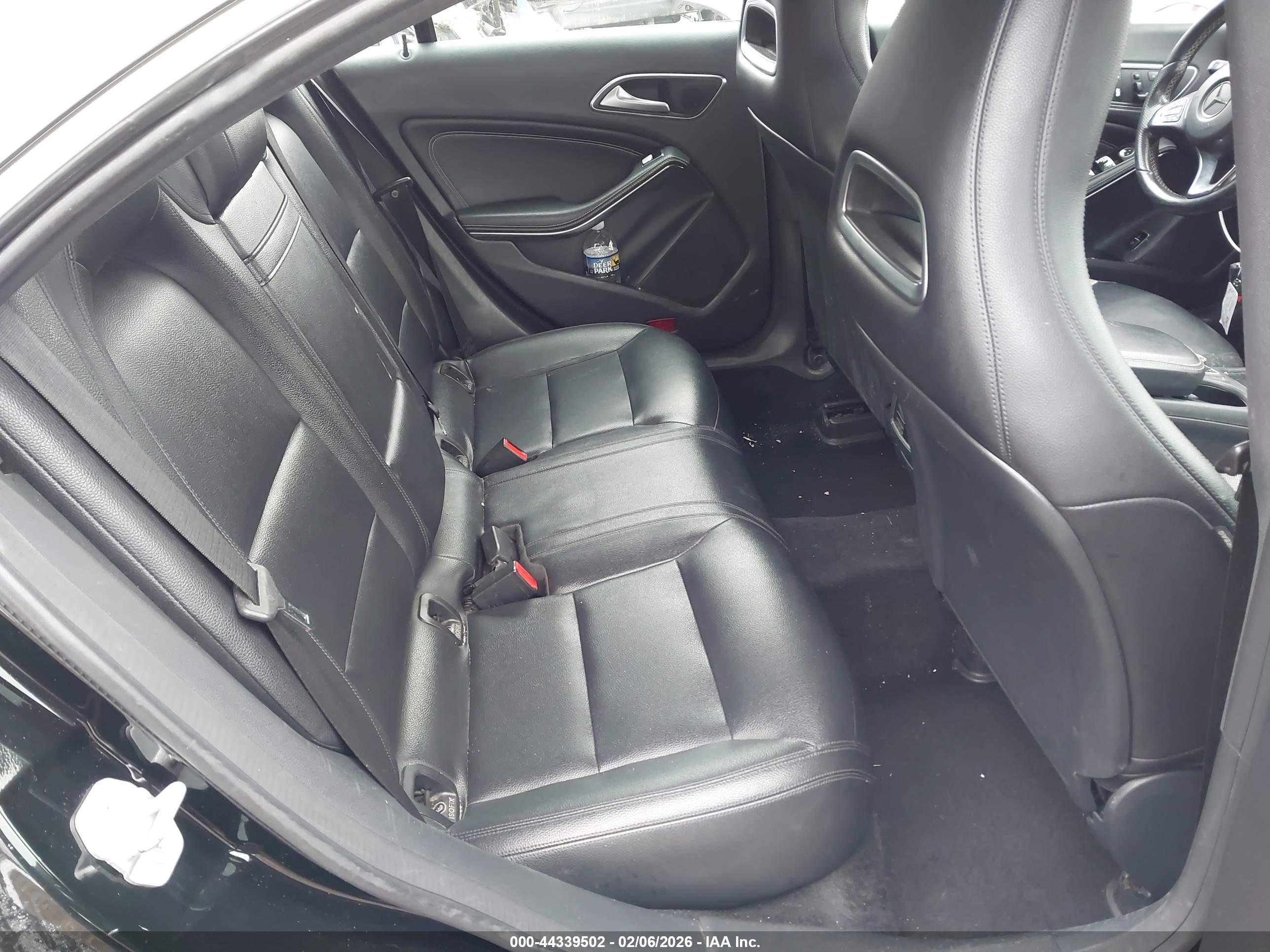 MERCEDES-BENZ CLA image 8