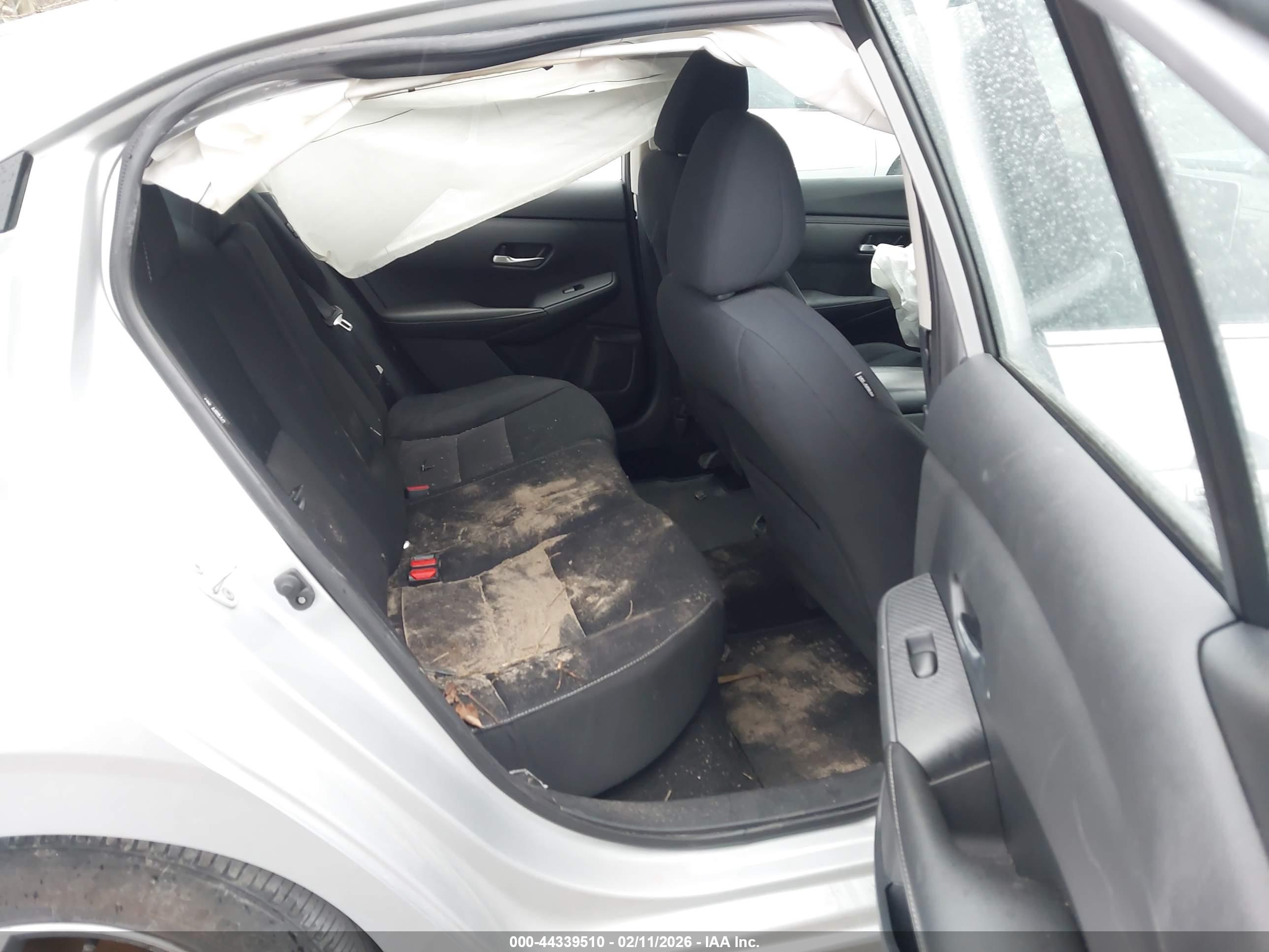 NISSAN SENTRA image 8
