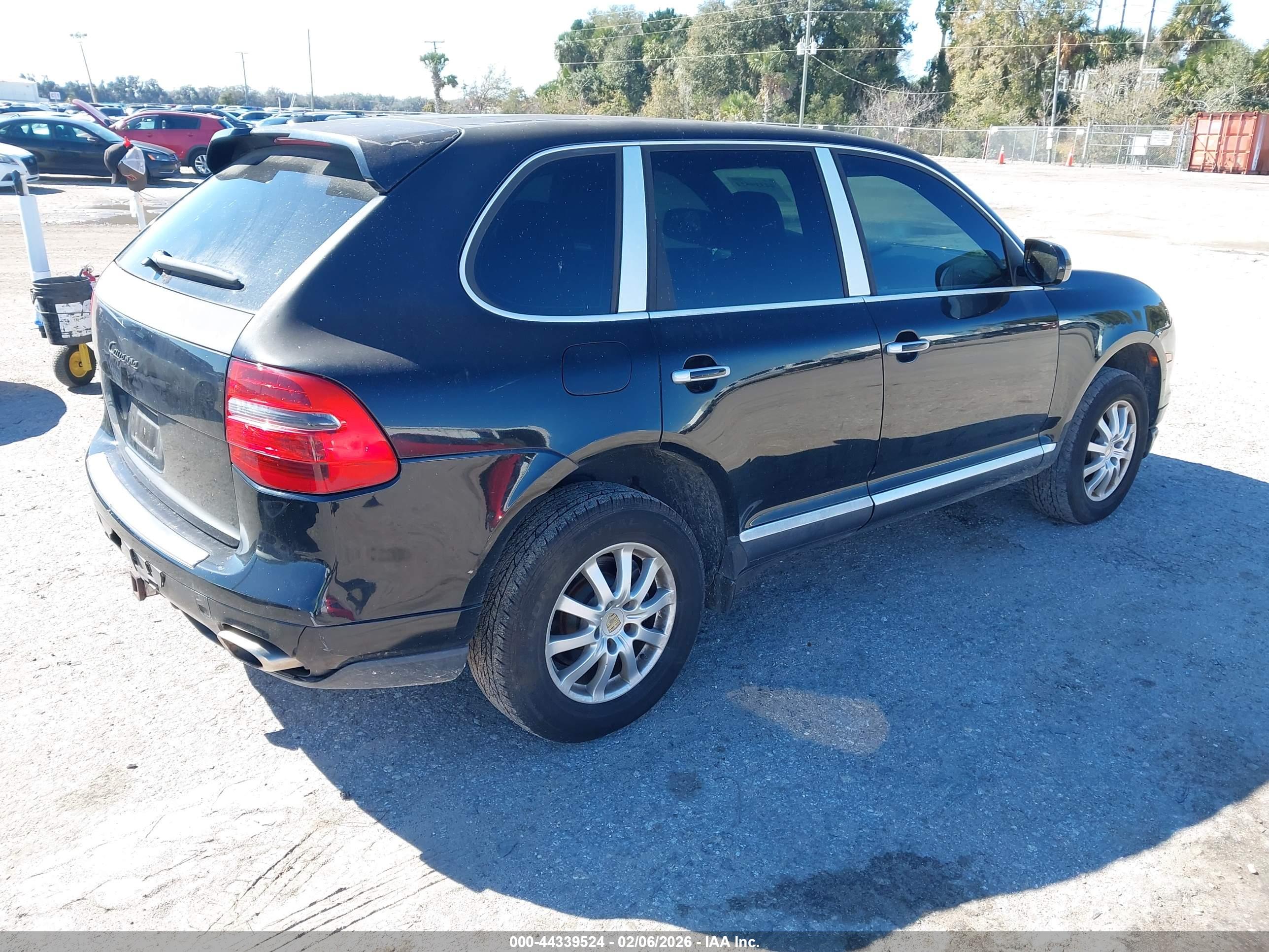 PORSCHE CAYENNE image 4