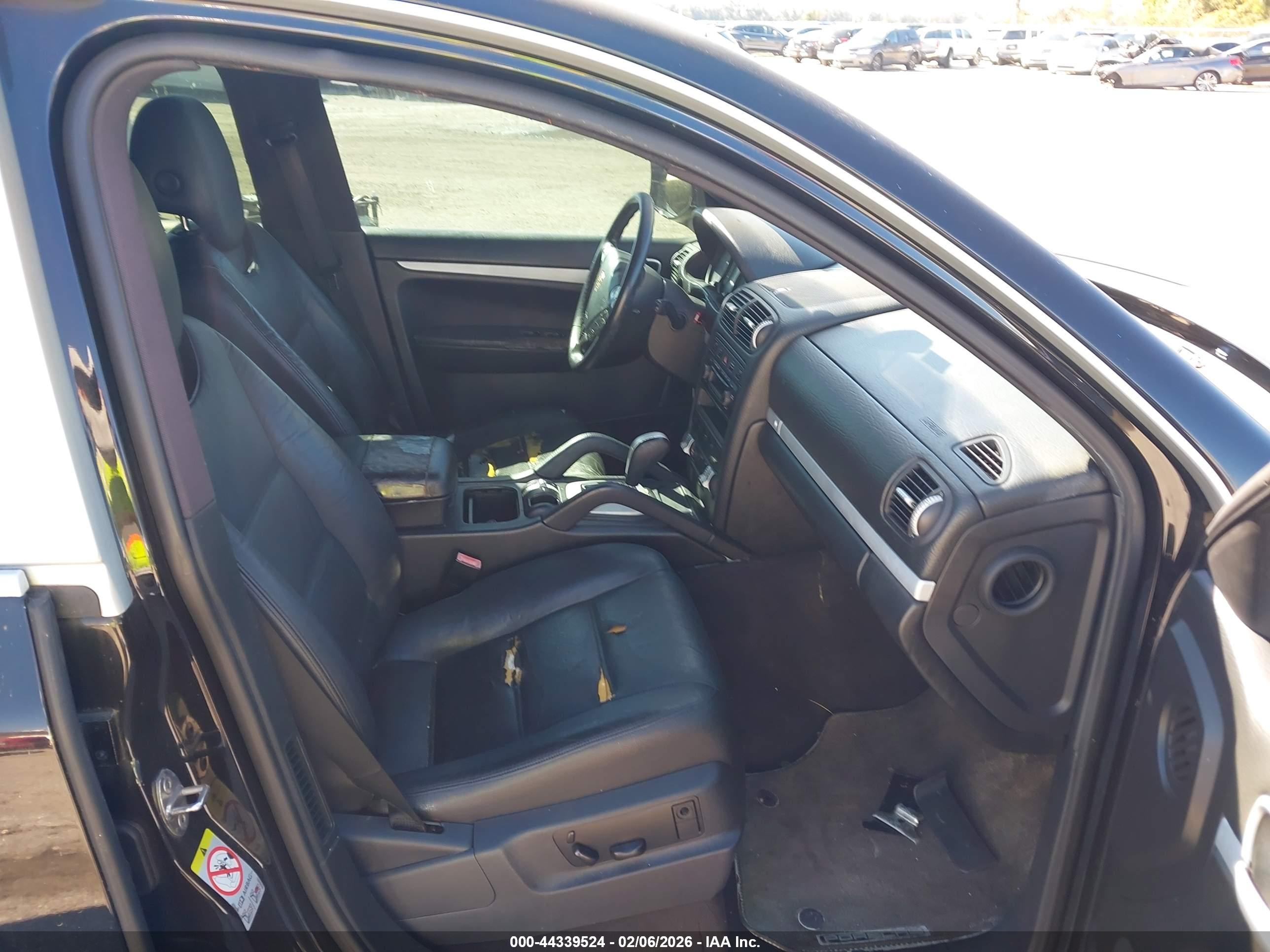 PORSCHE CAYENNE image 5