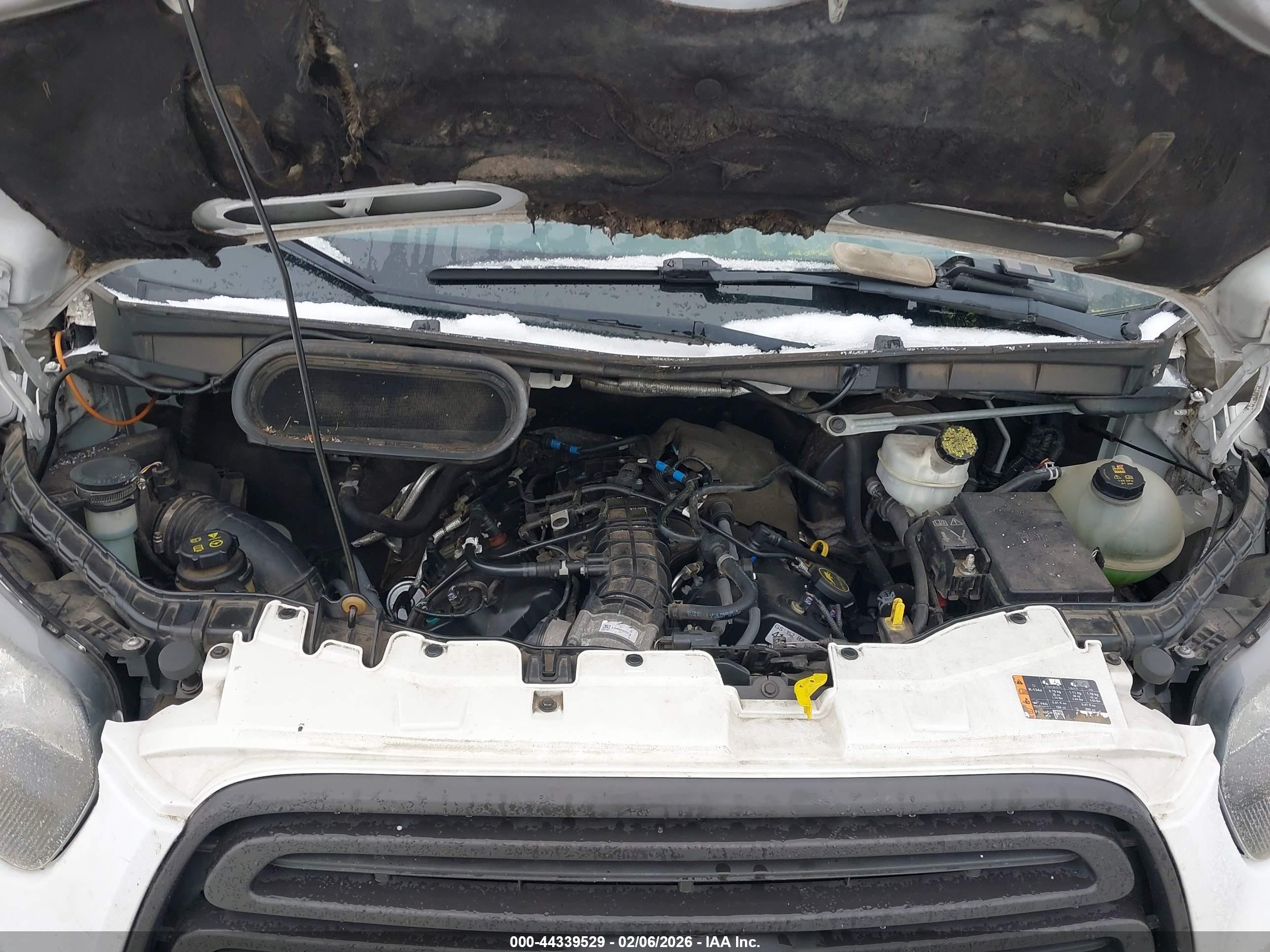 FORD TRANSIT-350 image 10