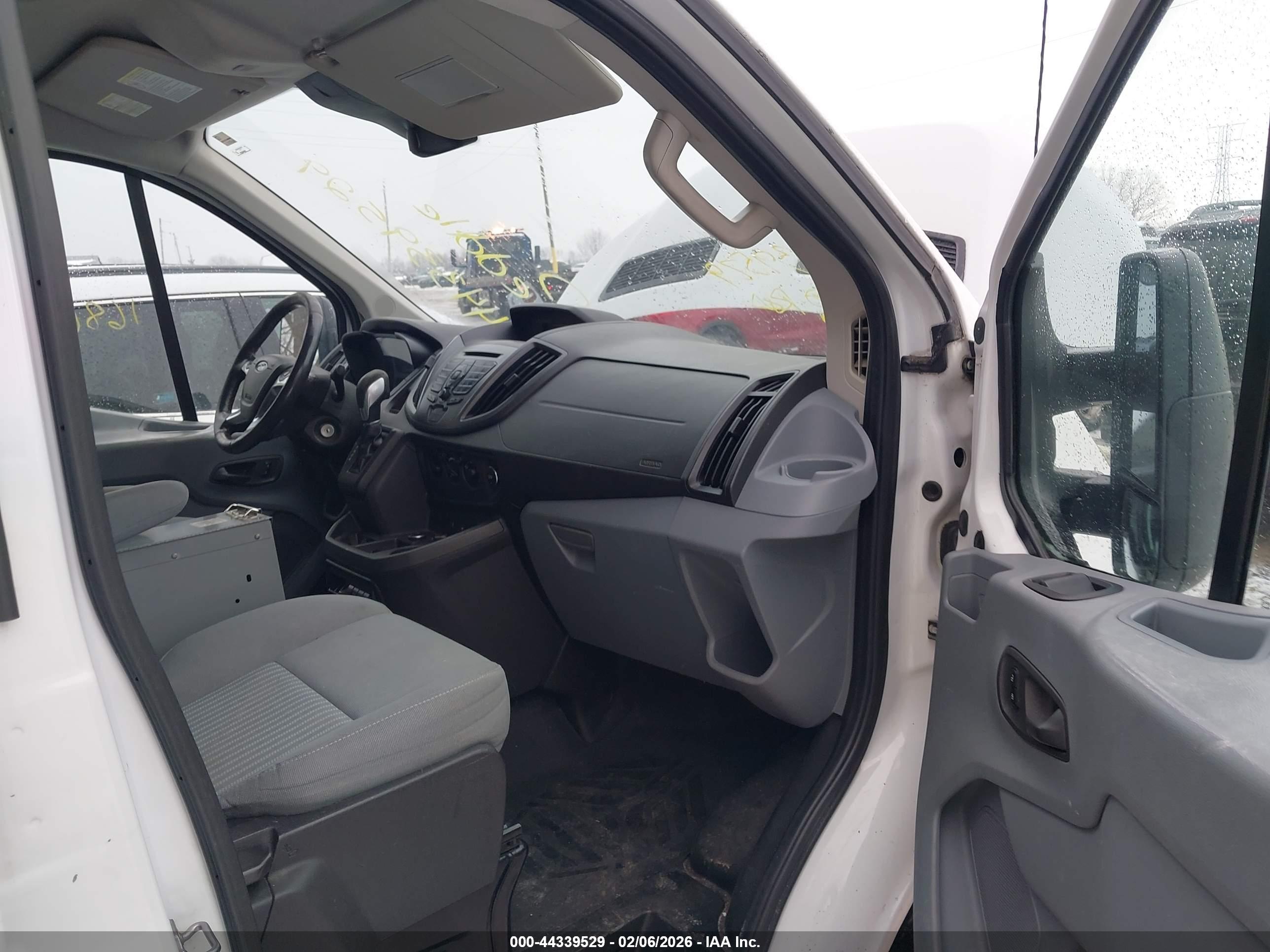 FORD TRANSIT-350 image 5