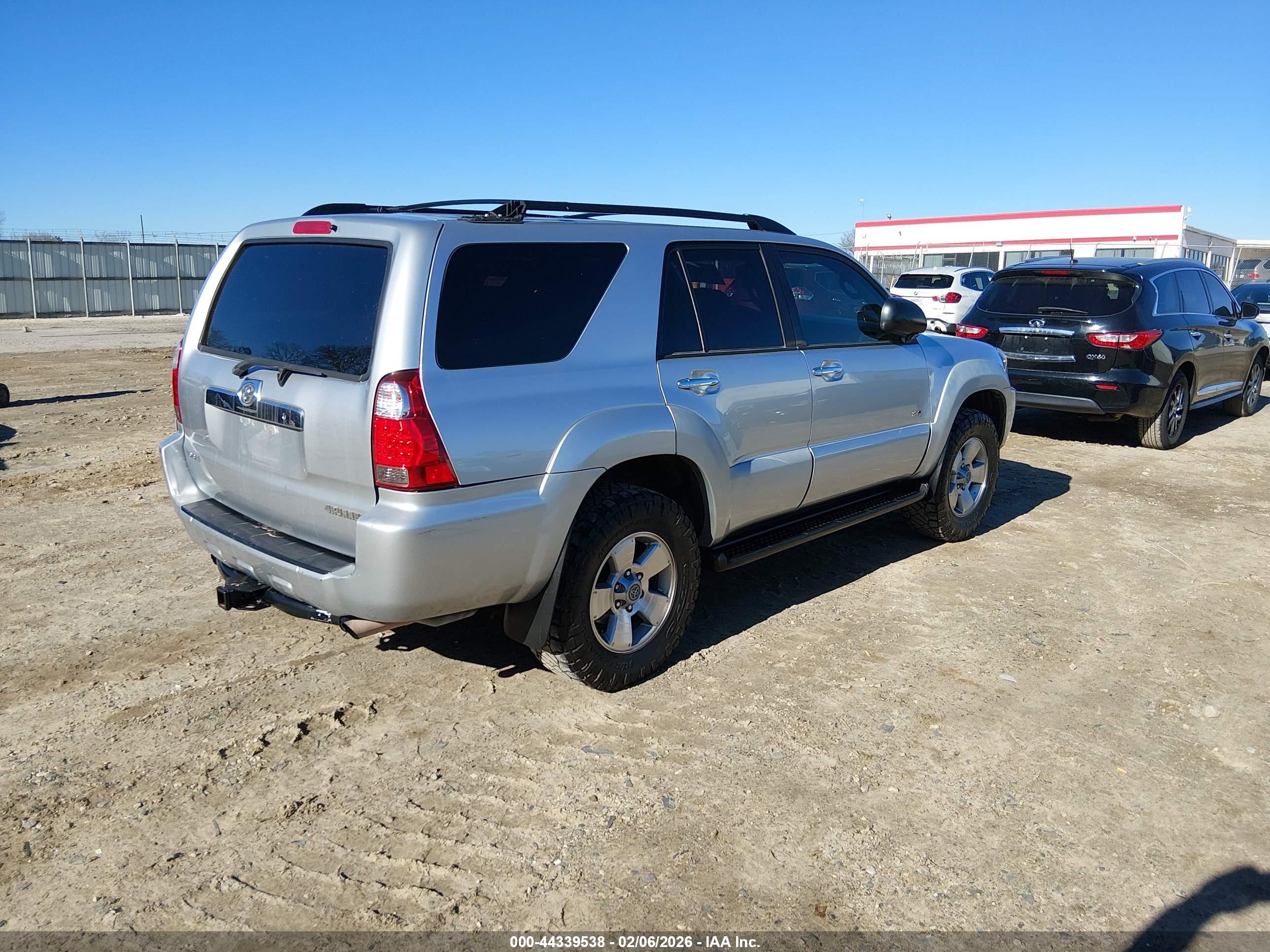 TOYOTA 4RUNNER image 4