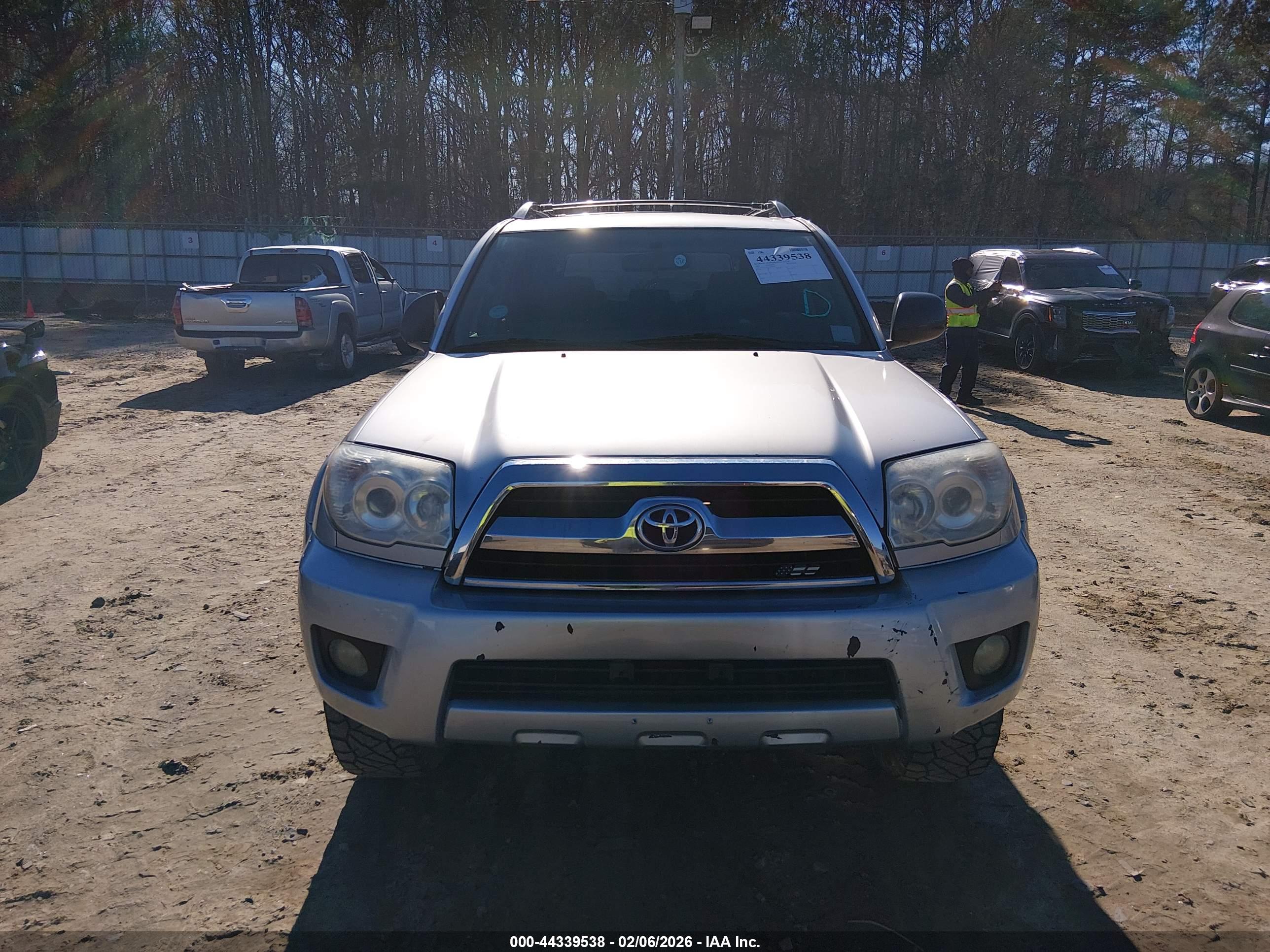 TOYOTA 4RUNNER image 6