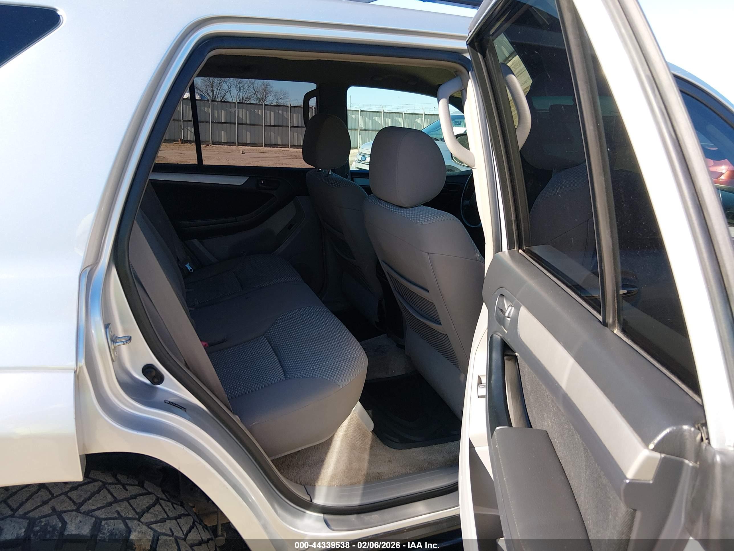 TOYOTA 4RUNNER image 8