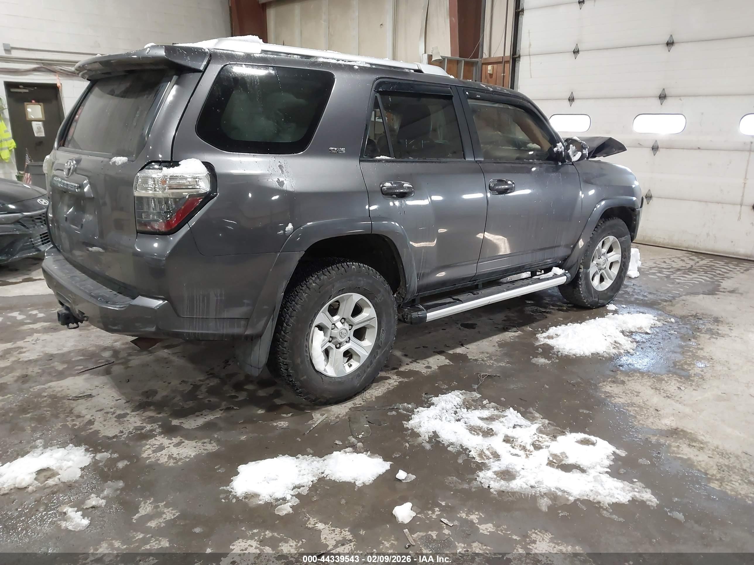 TOYOTA 4RUNNER image 4