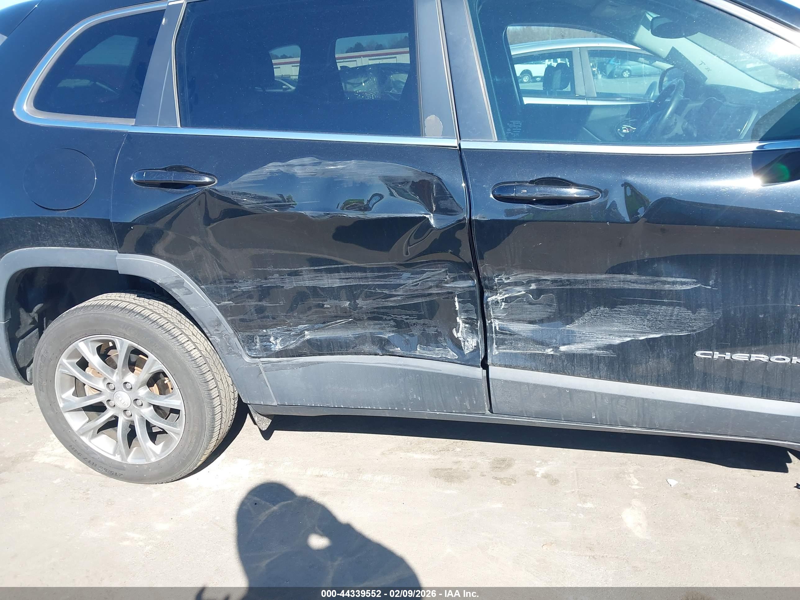 JEEP CHEROKEE image 6