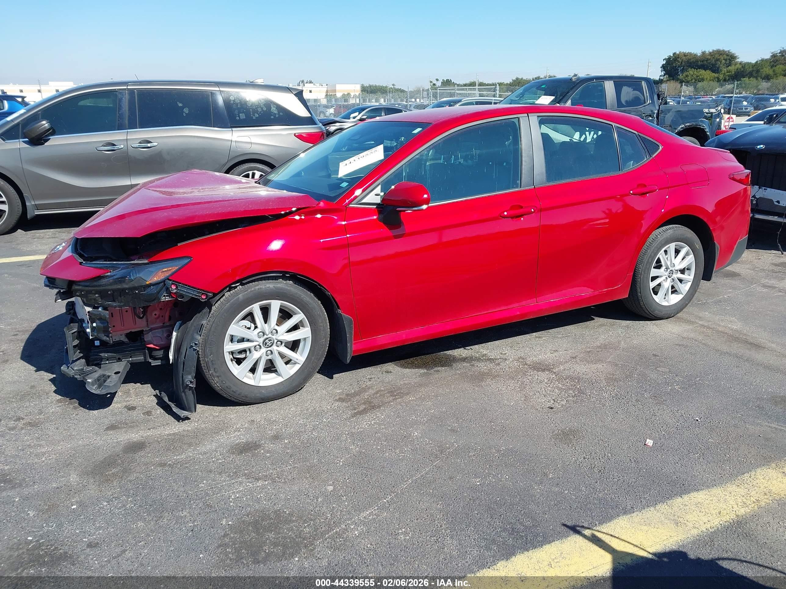 TOYOTA CAMRY image 2