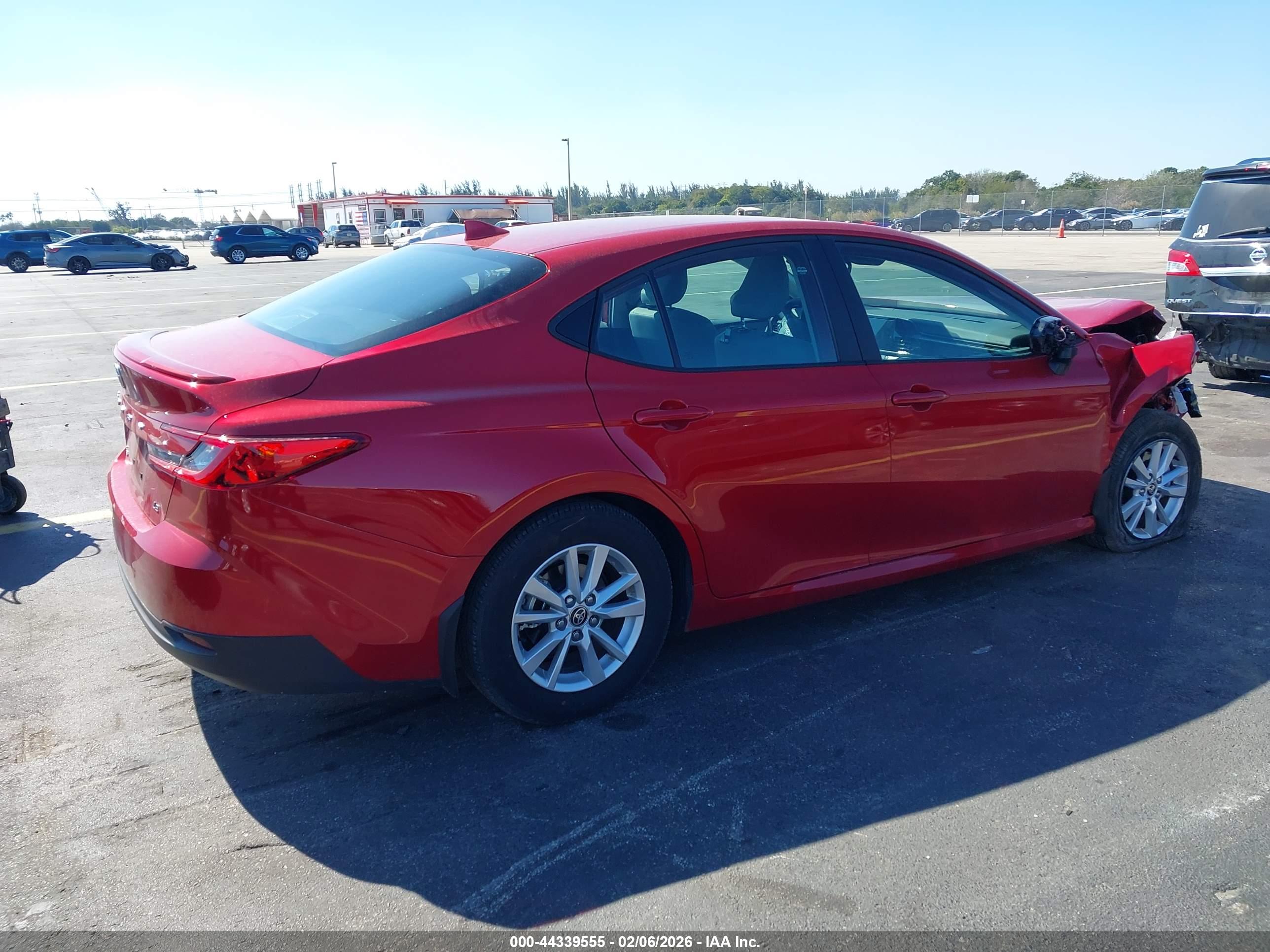 TOYOTA CAMRY image 4