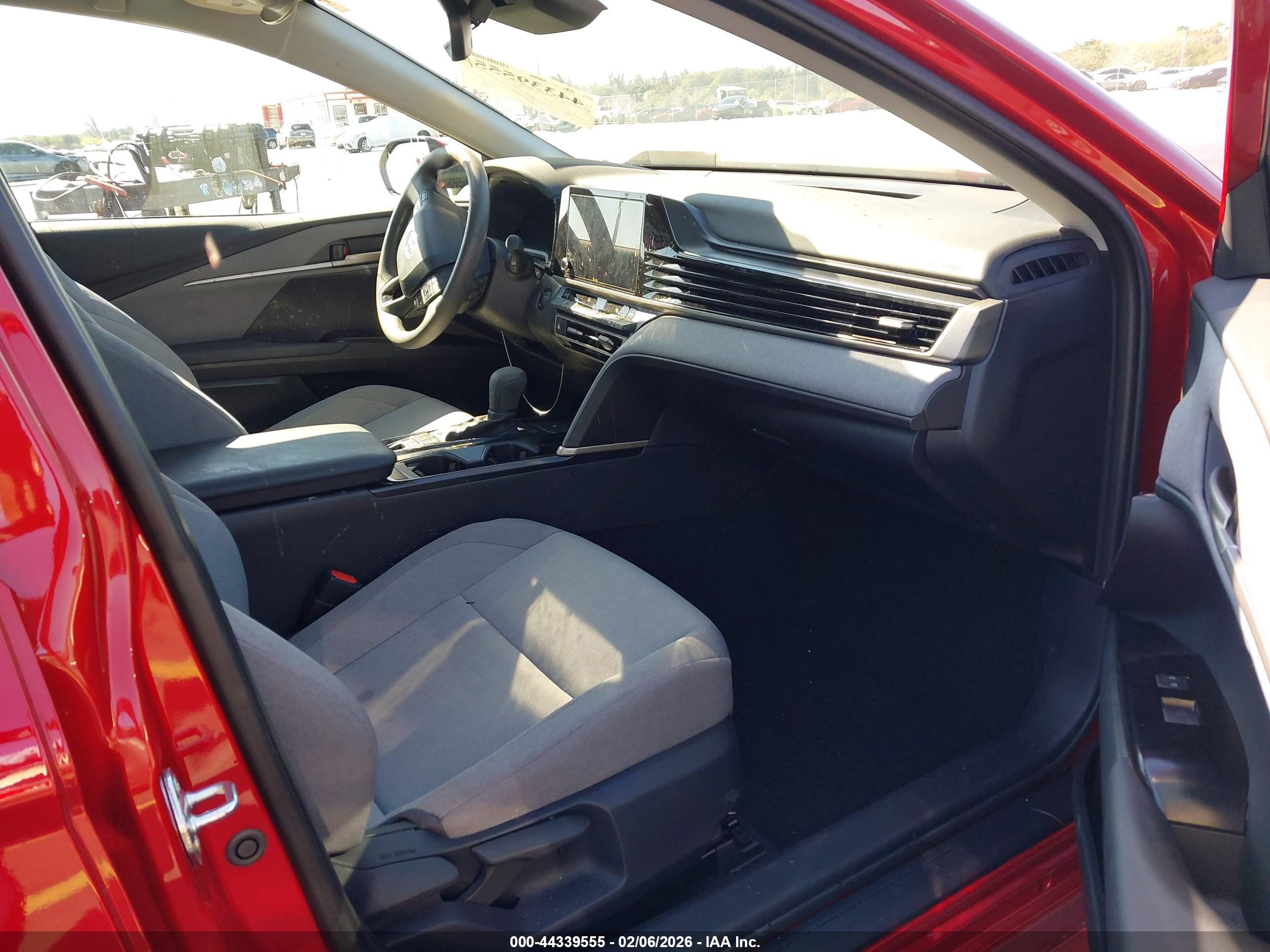 TOYOTA CAMRY image 5