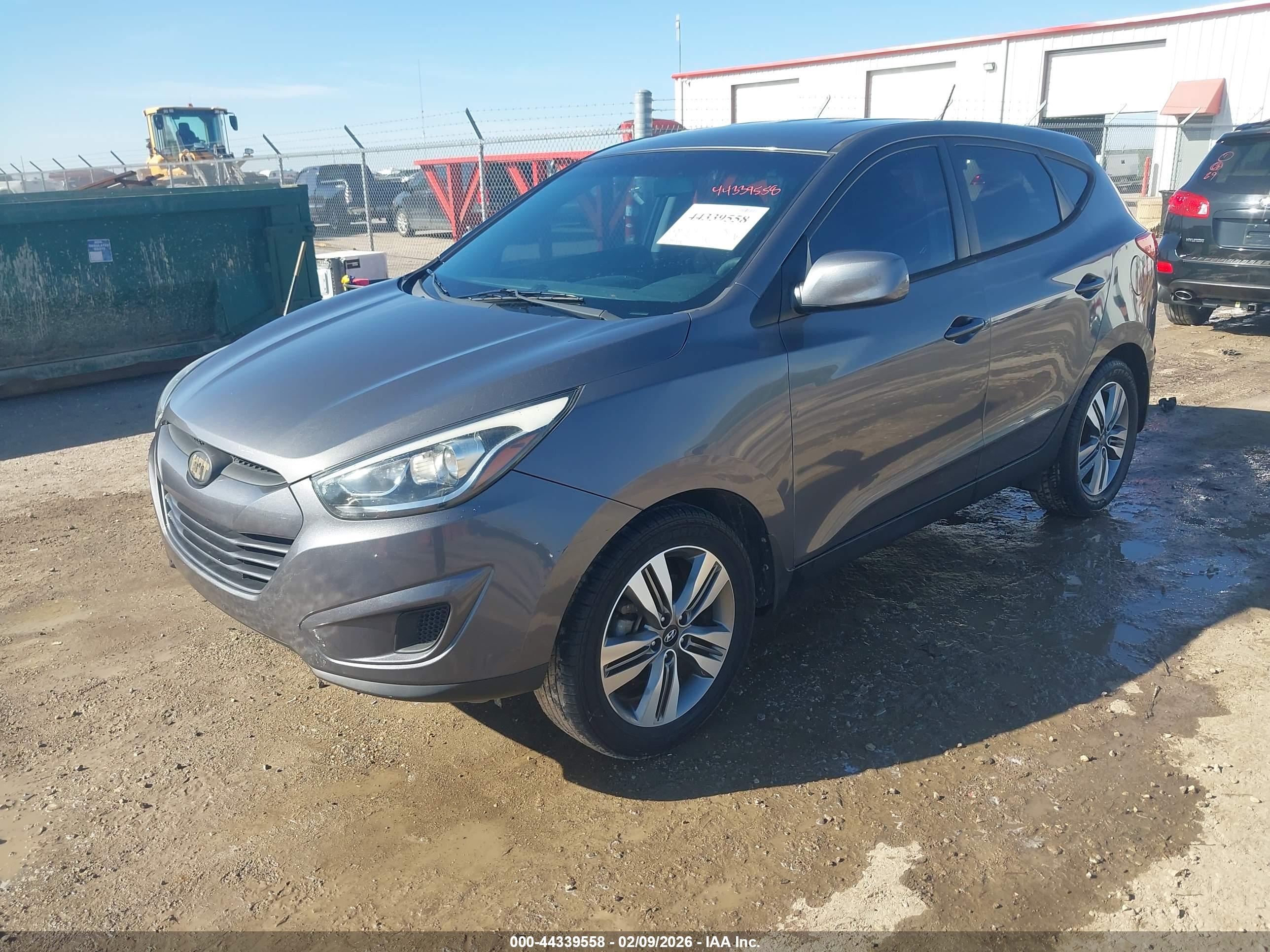 HYUNDAI TUCSON image 2