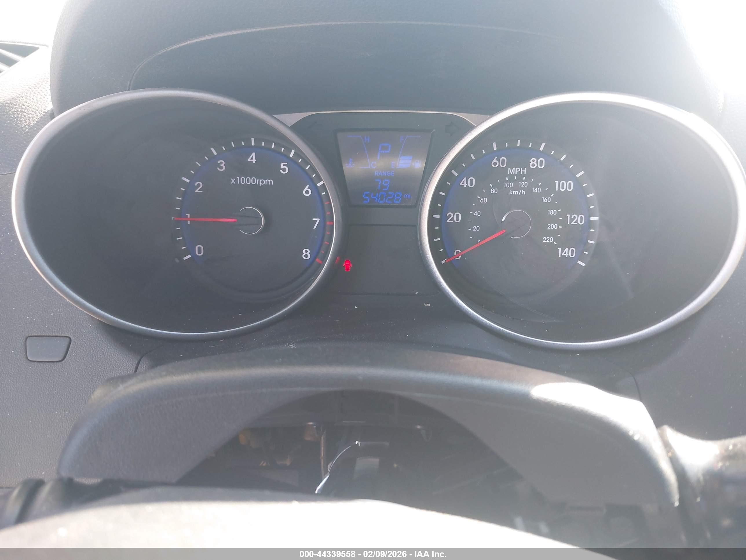 HYUNDAI TUCSON image 7