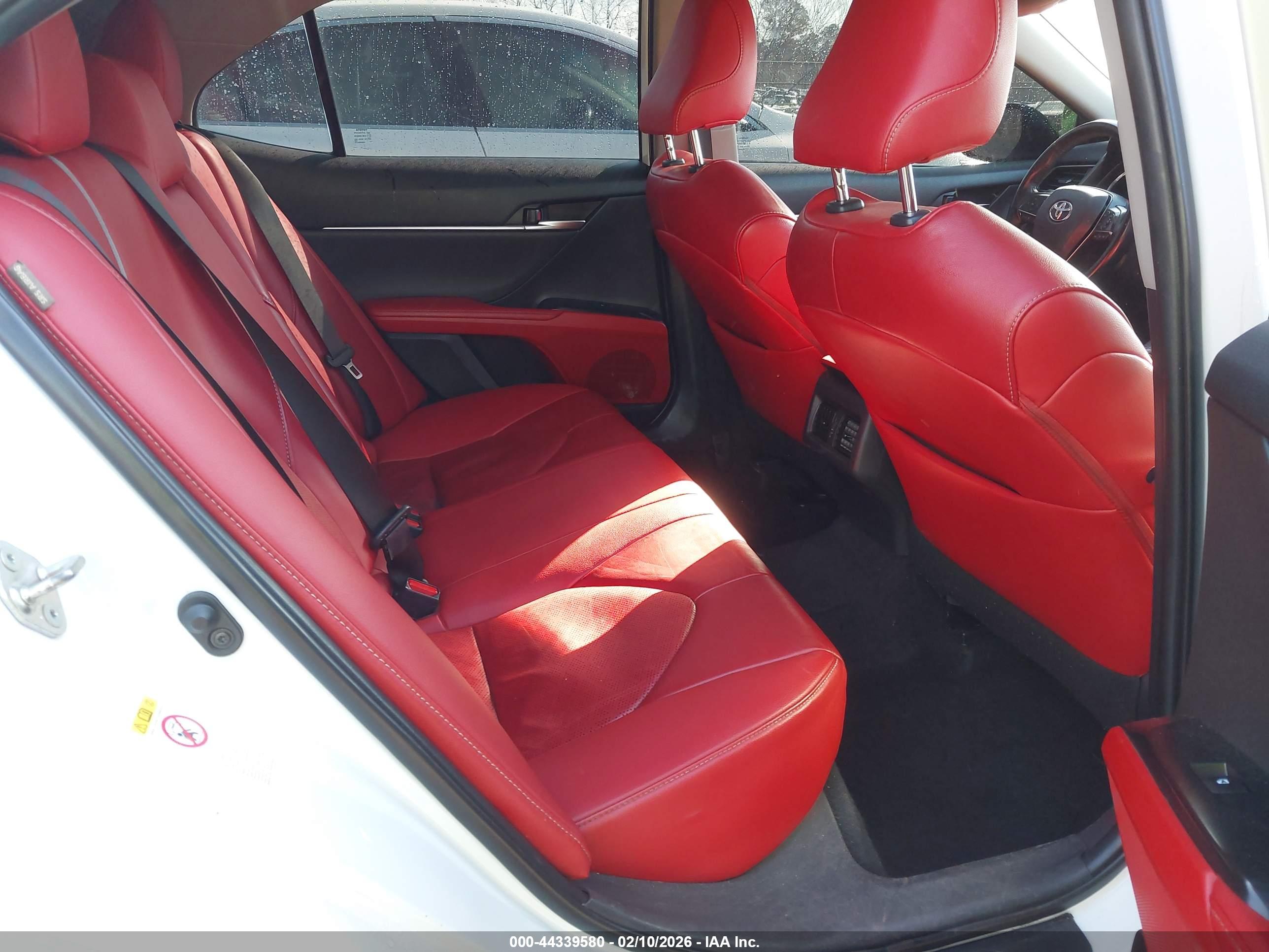 TOYOTA CAMRY image 8