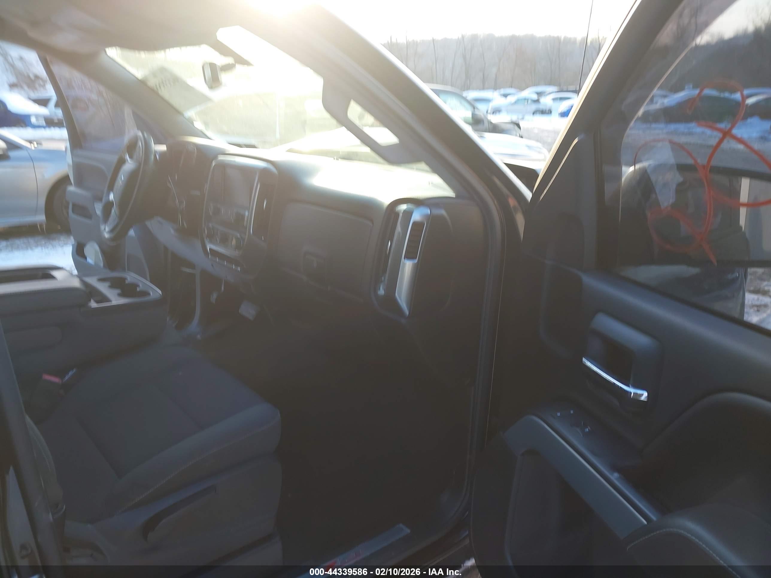 CHEVROLET SILVERADO image 5