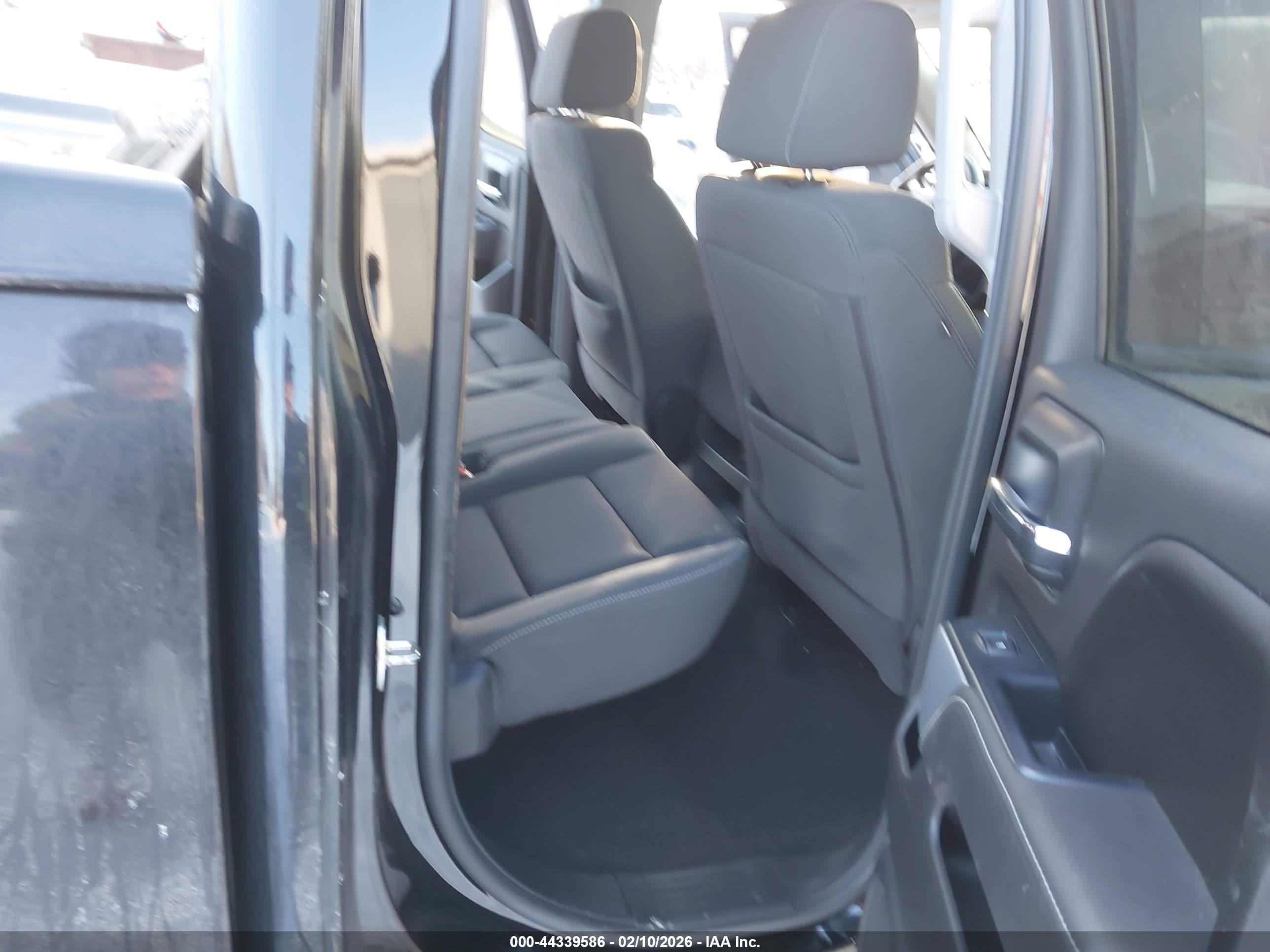CHEVROLET SILVERADO image 8