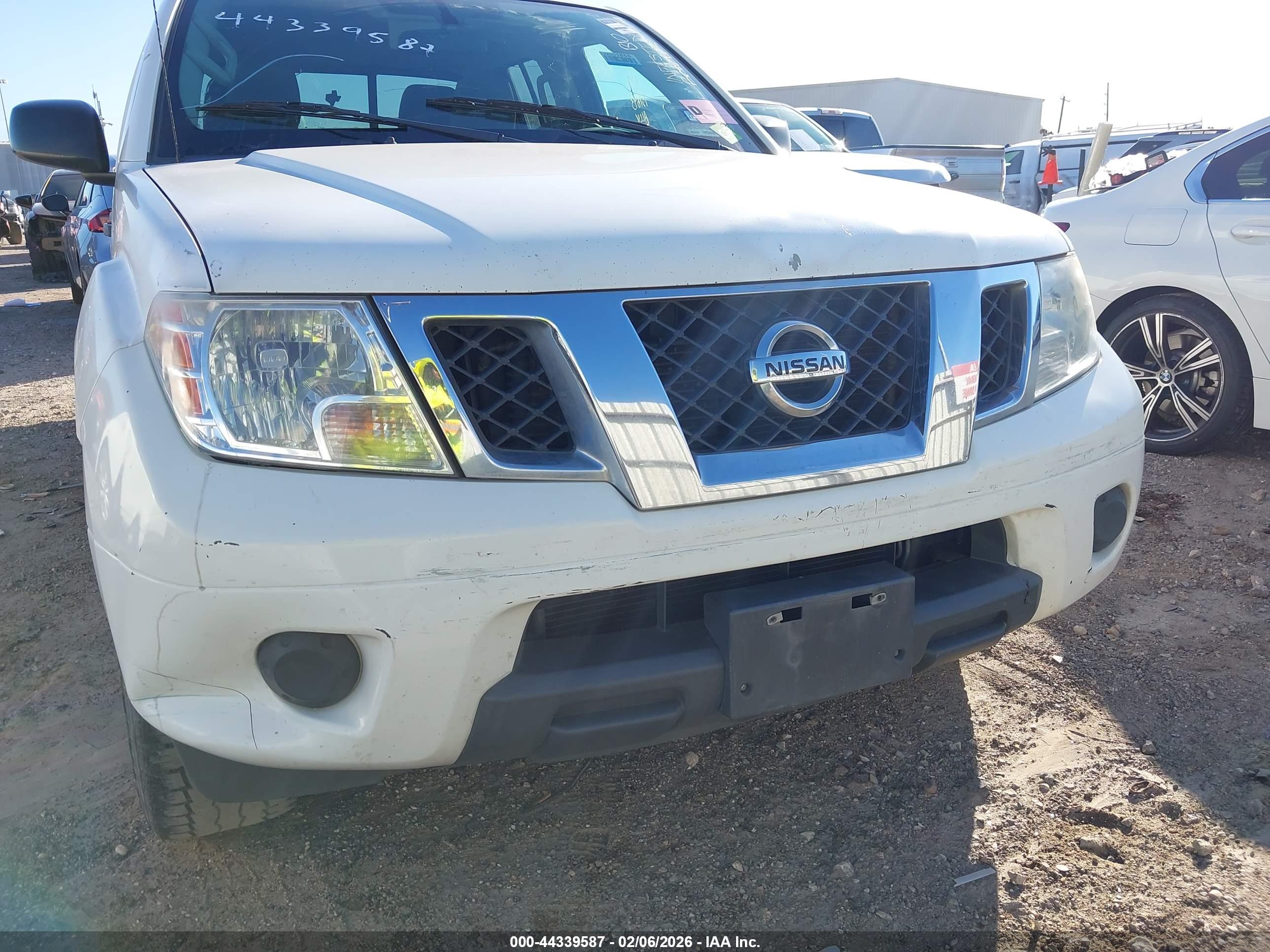 NISSAN FRONTIER image 6