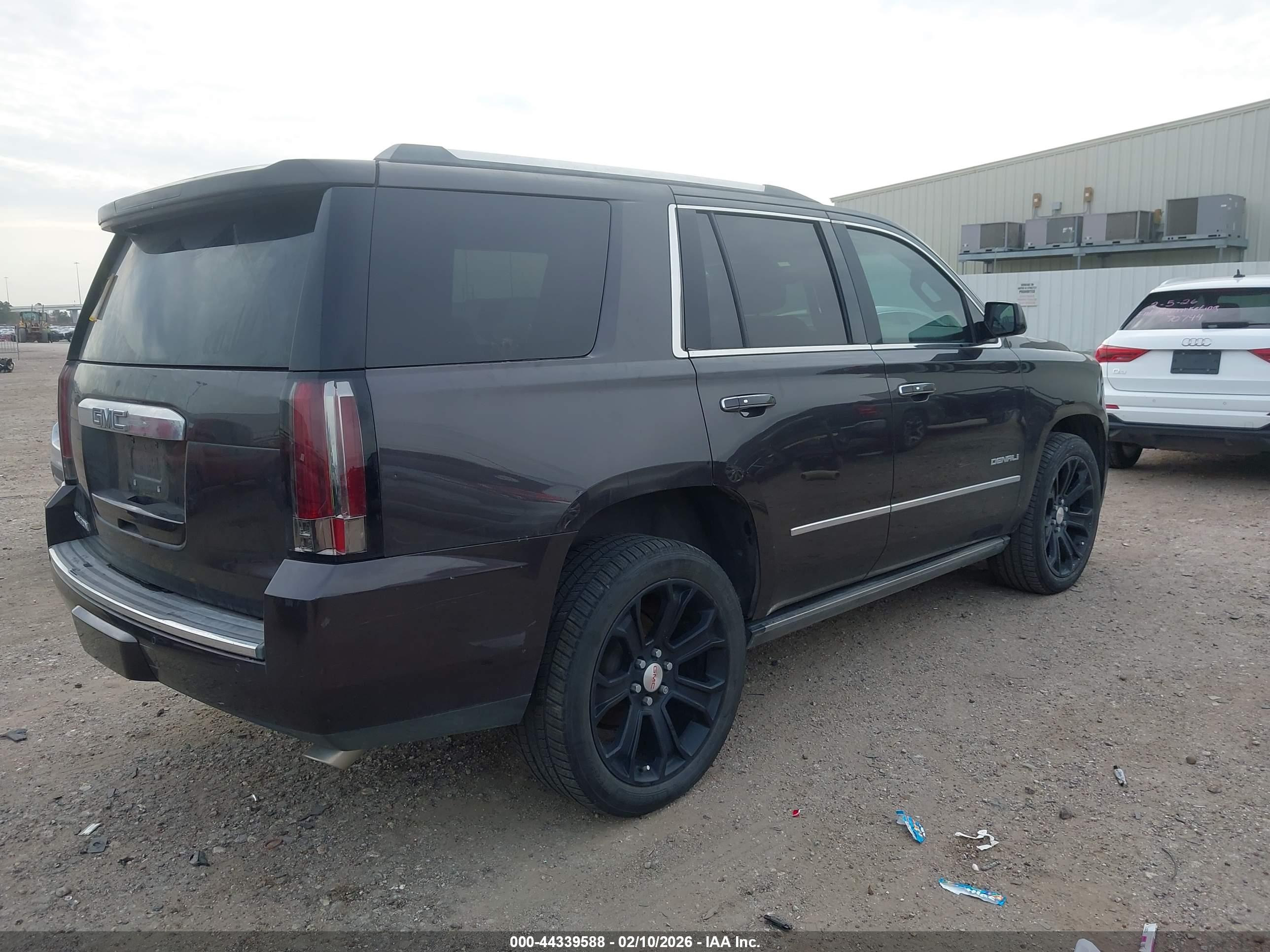 GMC YUKON image 4