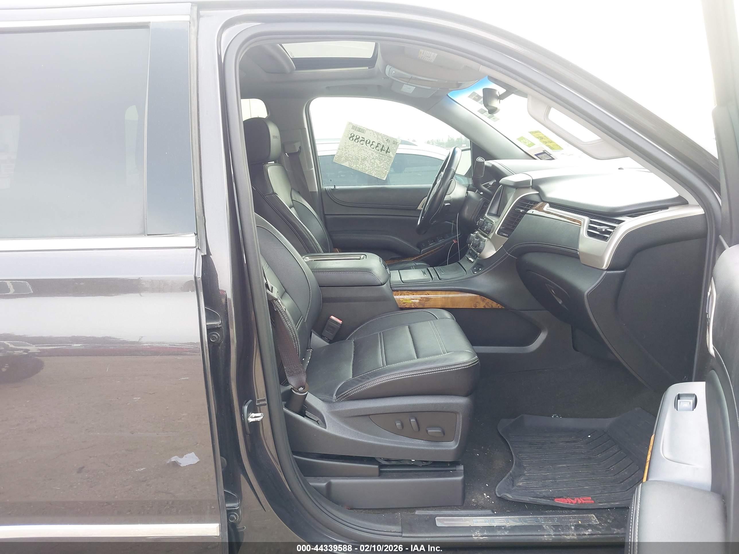 GMC YUKON image 5