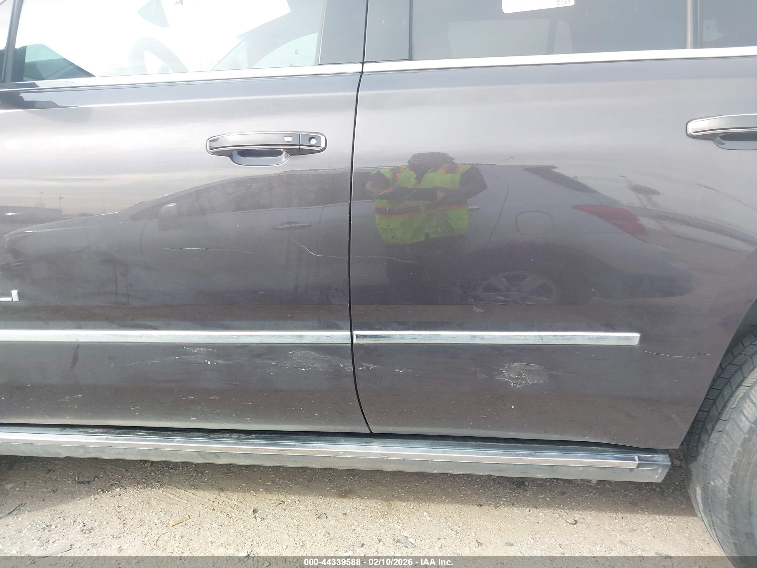 GMC YUKON image 6