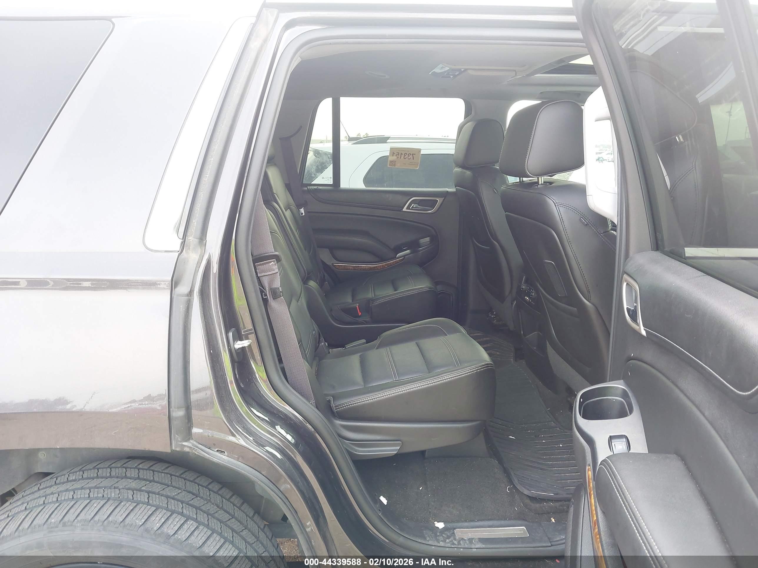 GMC YUKON image 8