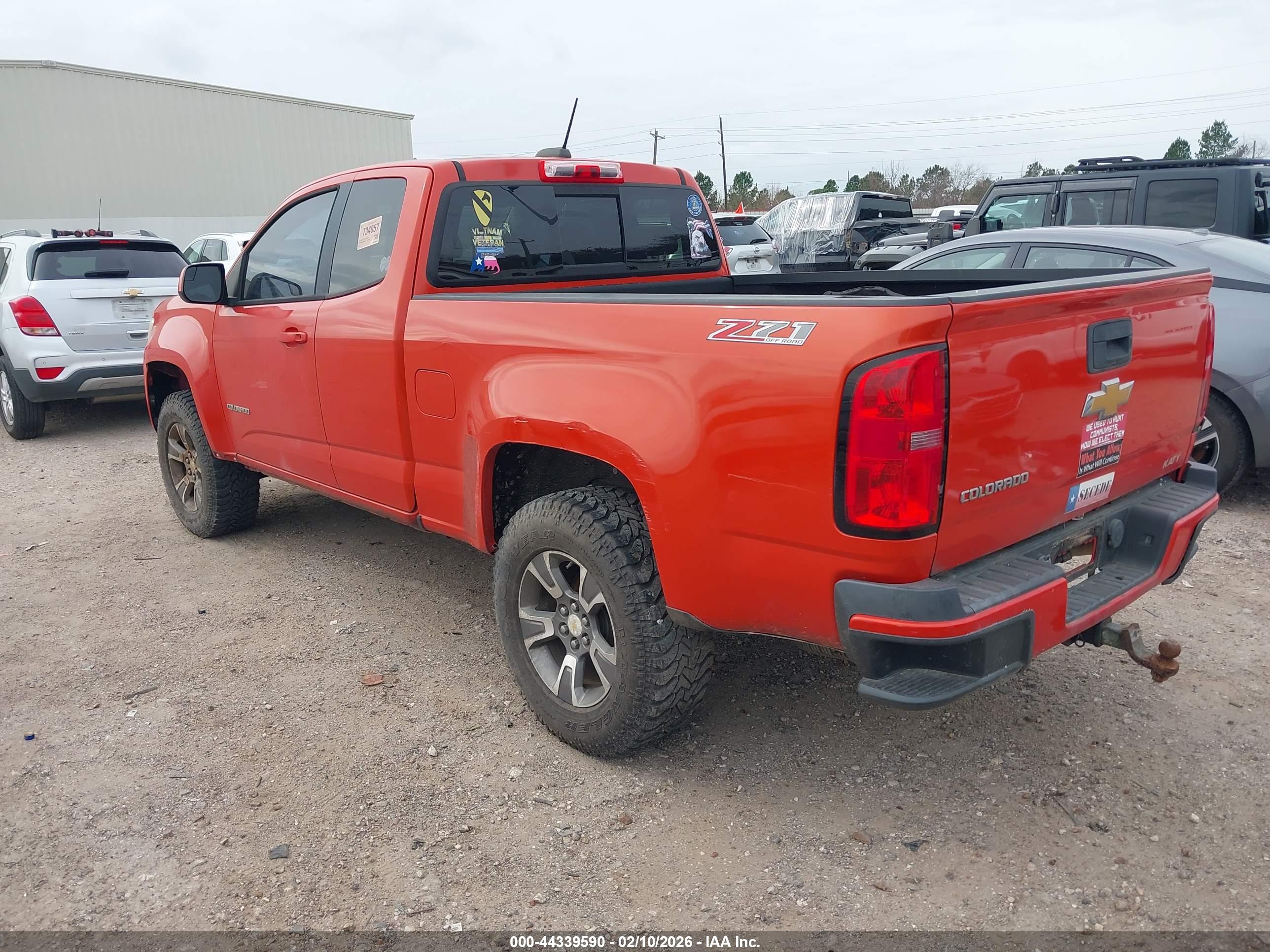 CHEVROLET COLORADO image 3