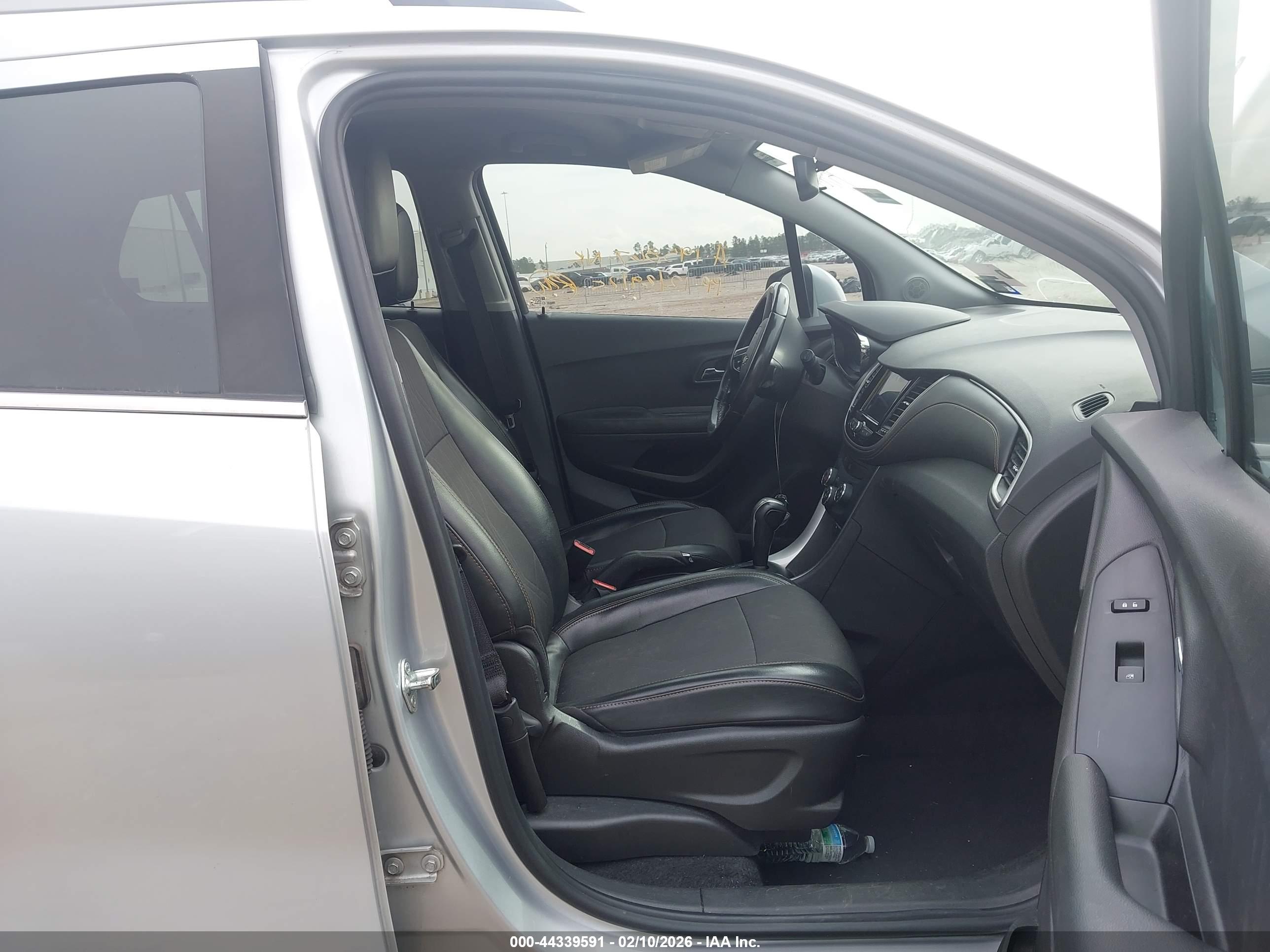 CHEVROLET TRAX image 5