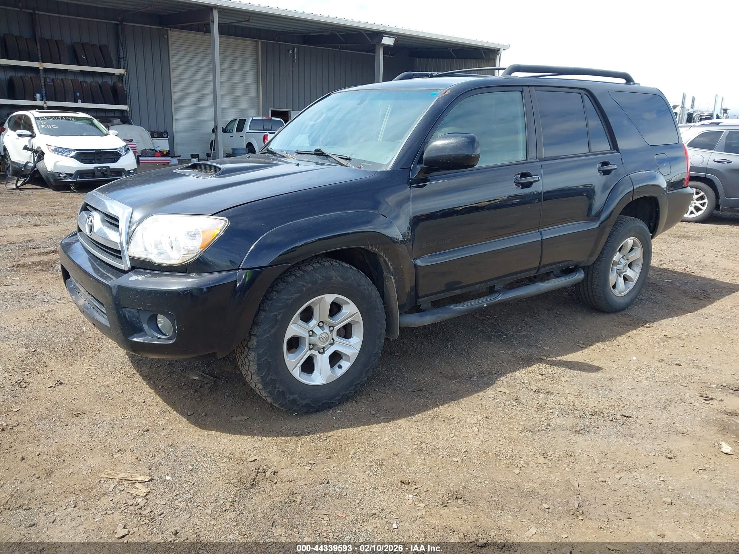 TOYOTA 4RUNNER image 2