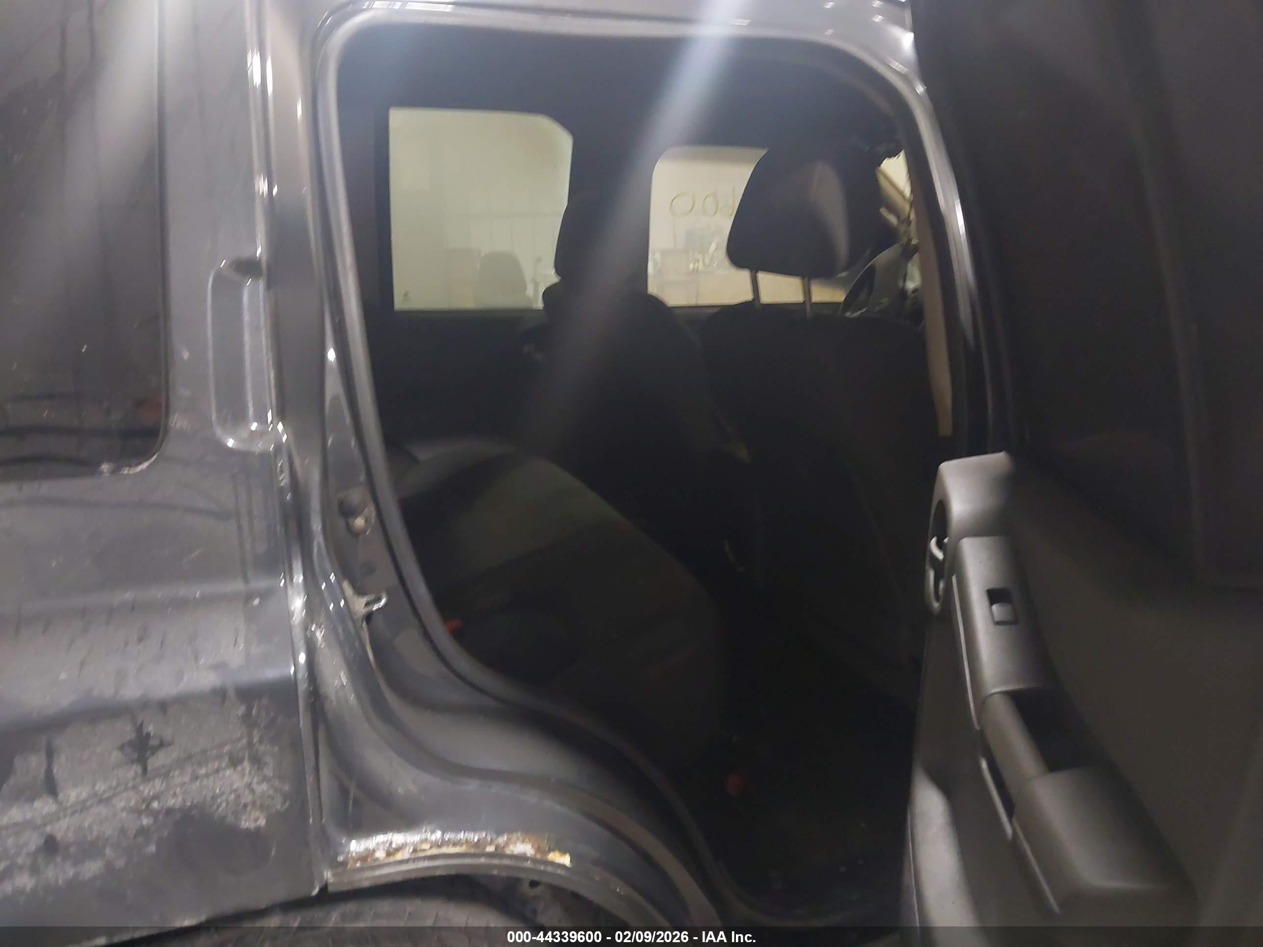 NISSAN XTERRA image 8