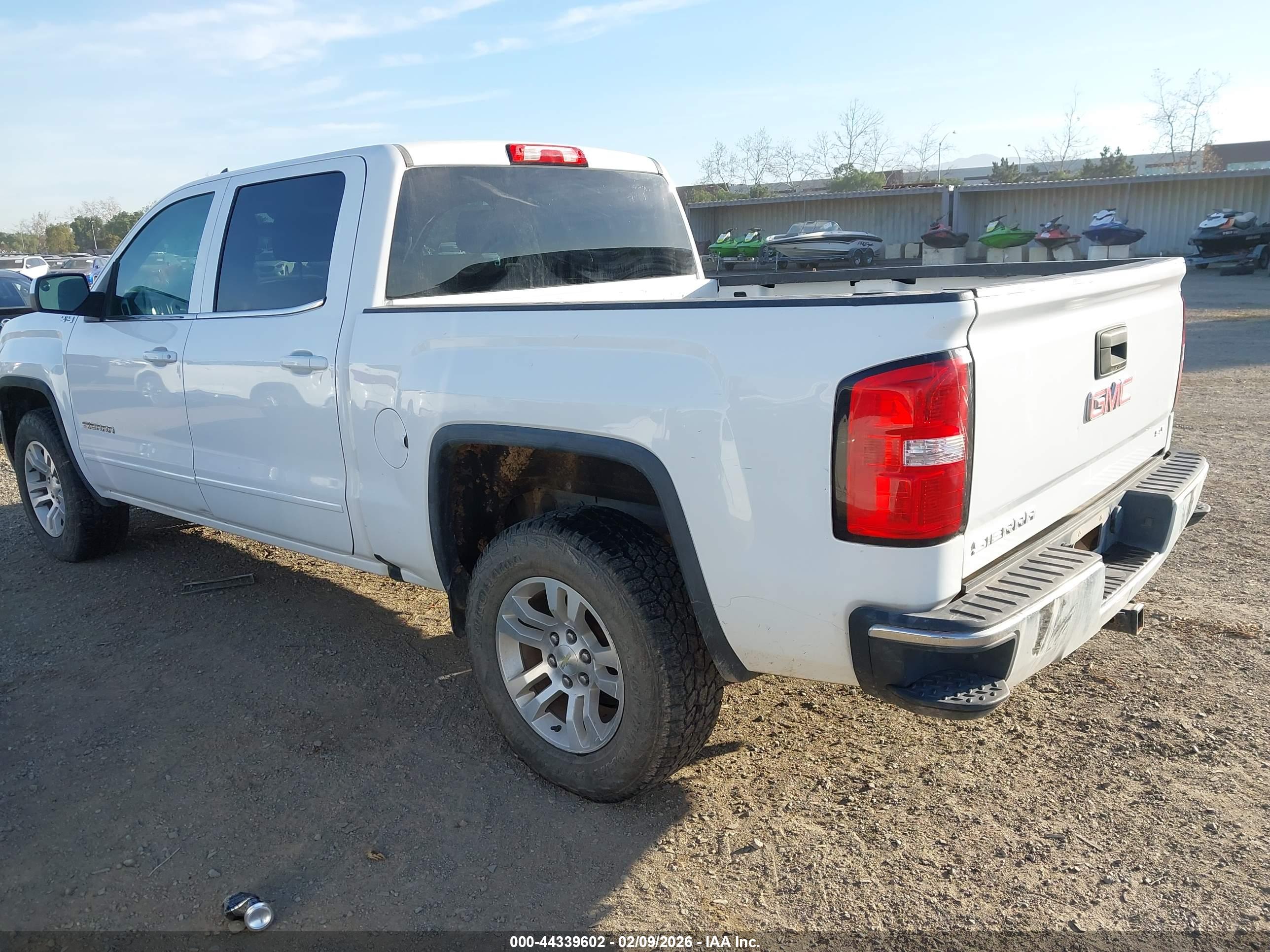 GMC SIERRA image 3
