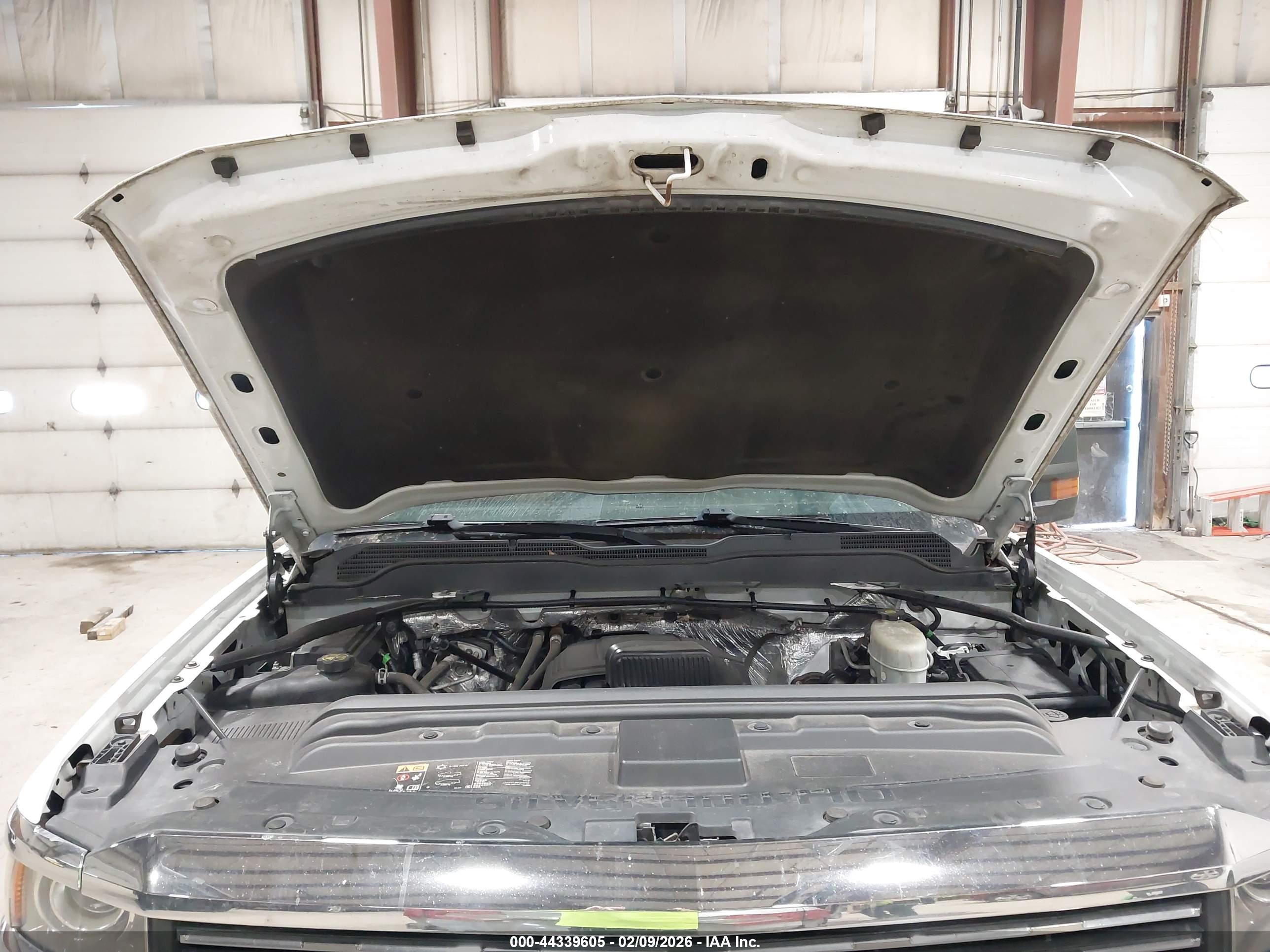 CHEVROLET SILVERADO image 10