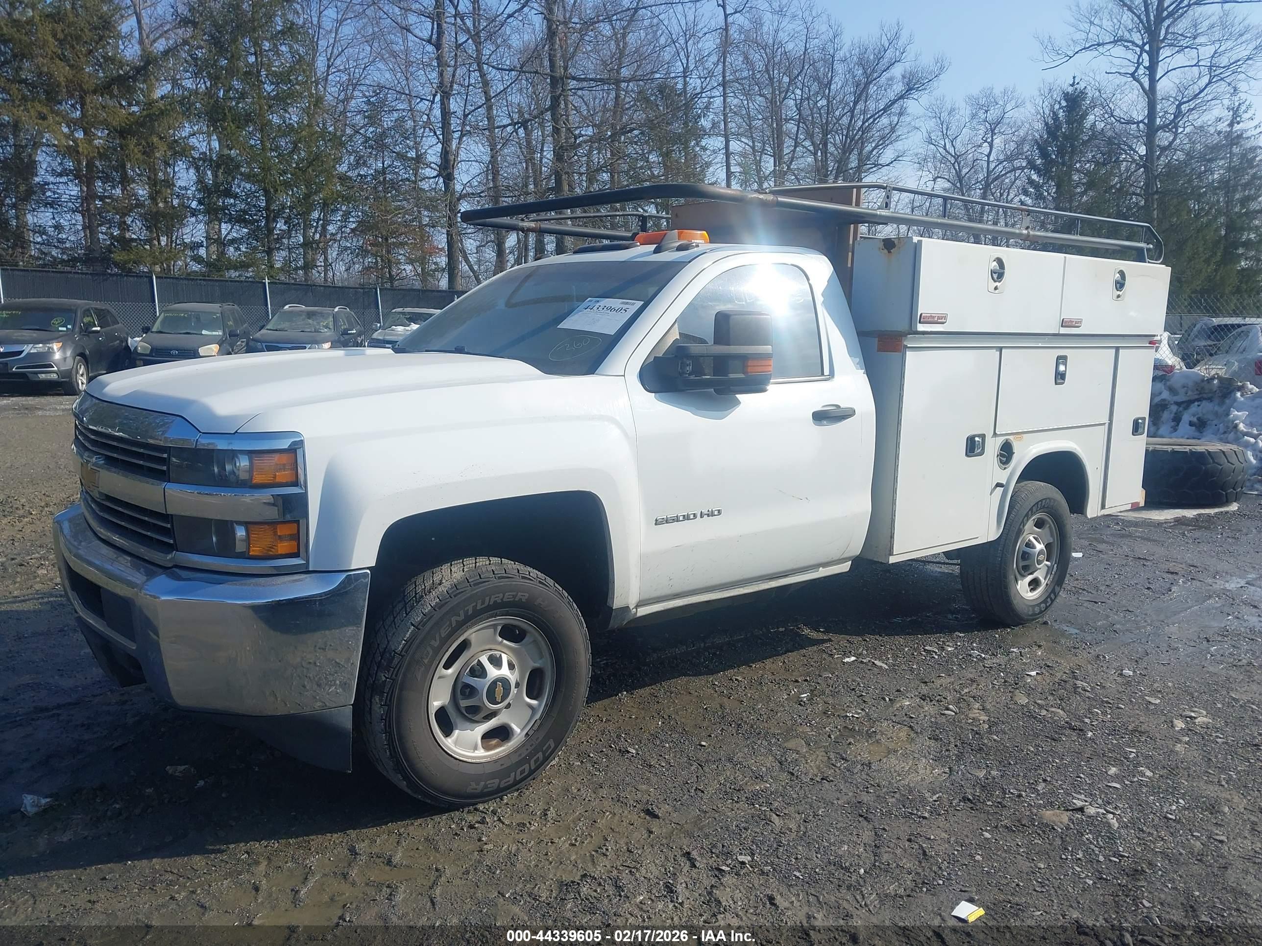 CHEVROLET SILVERADO image 2