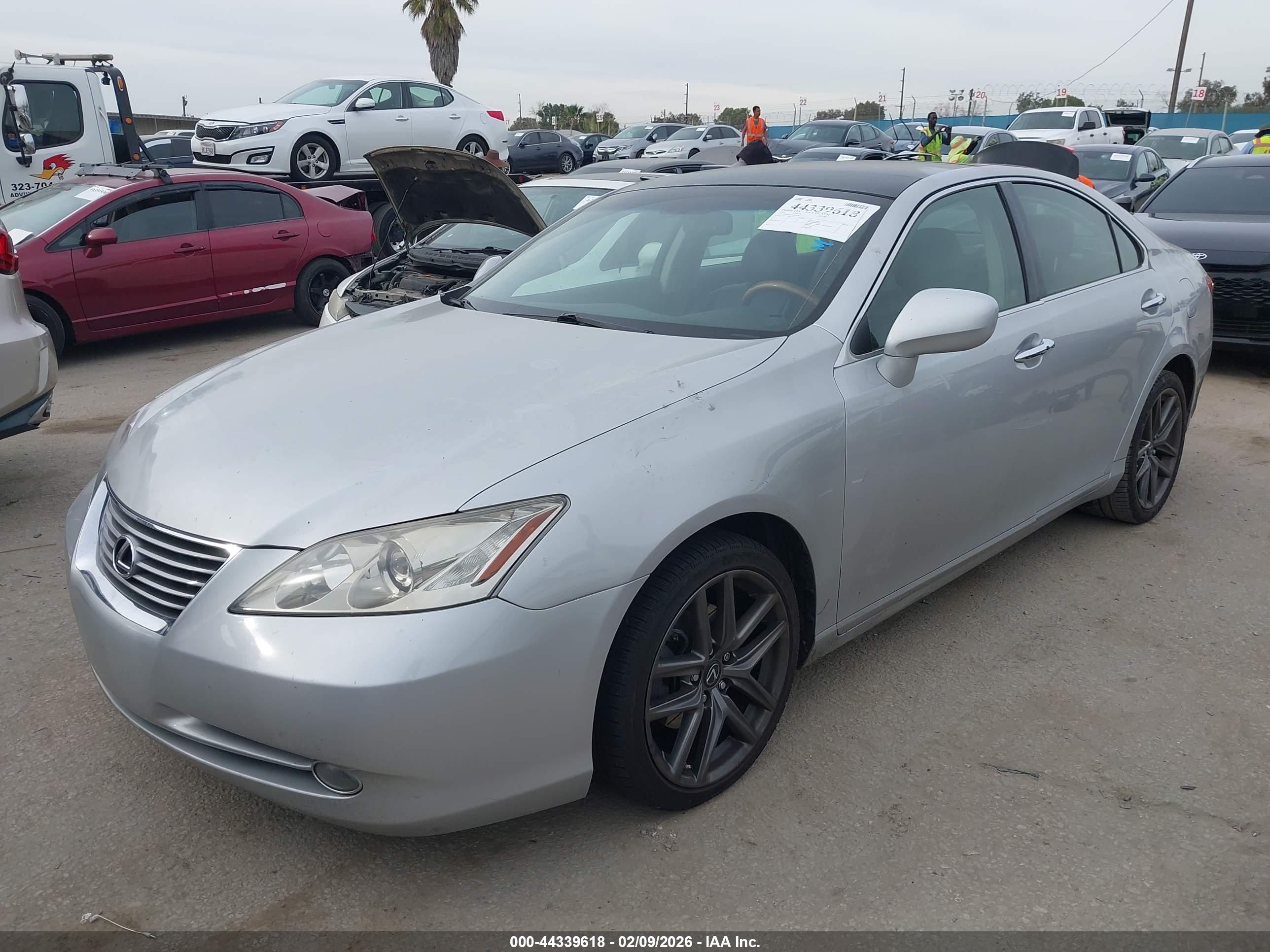 LEXUS ES image 2