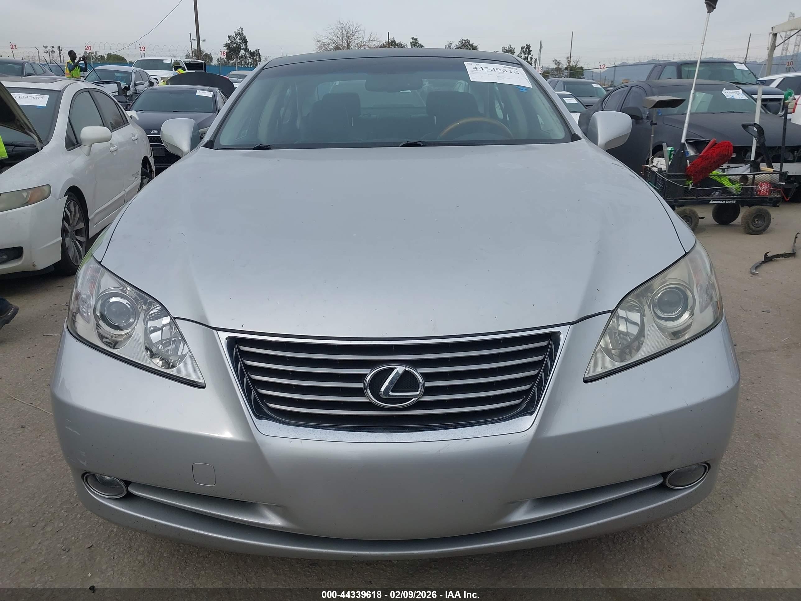 LEXUS ES image 6