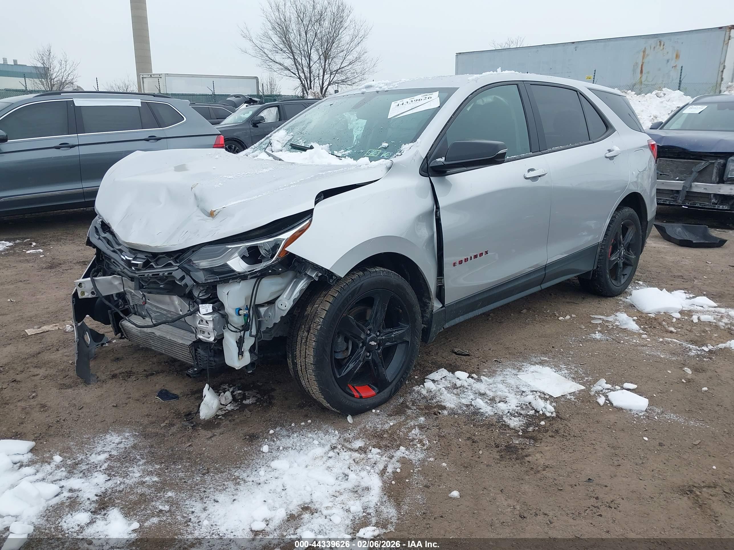 CHEVROLET EQUINOX image 2